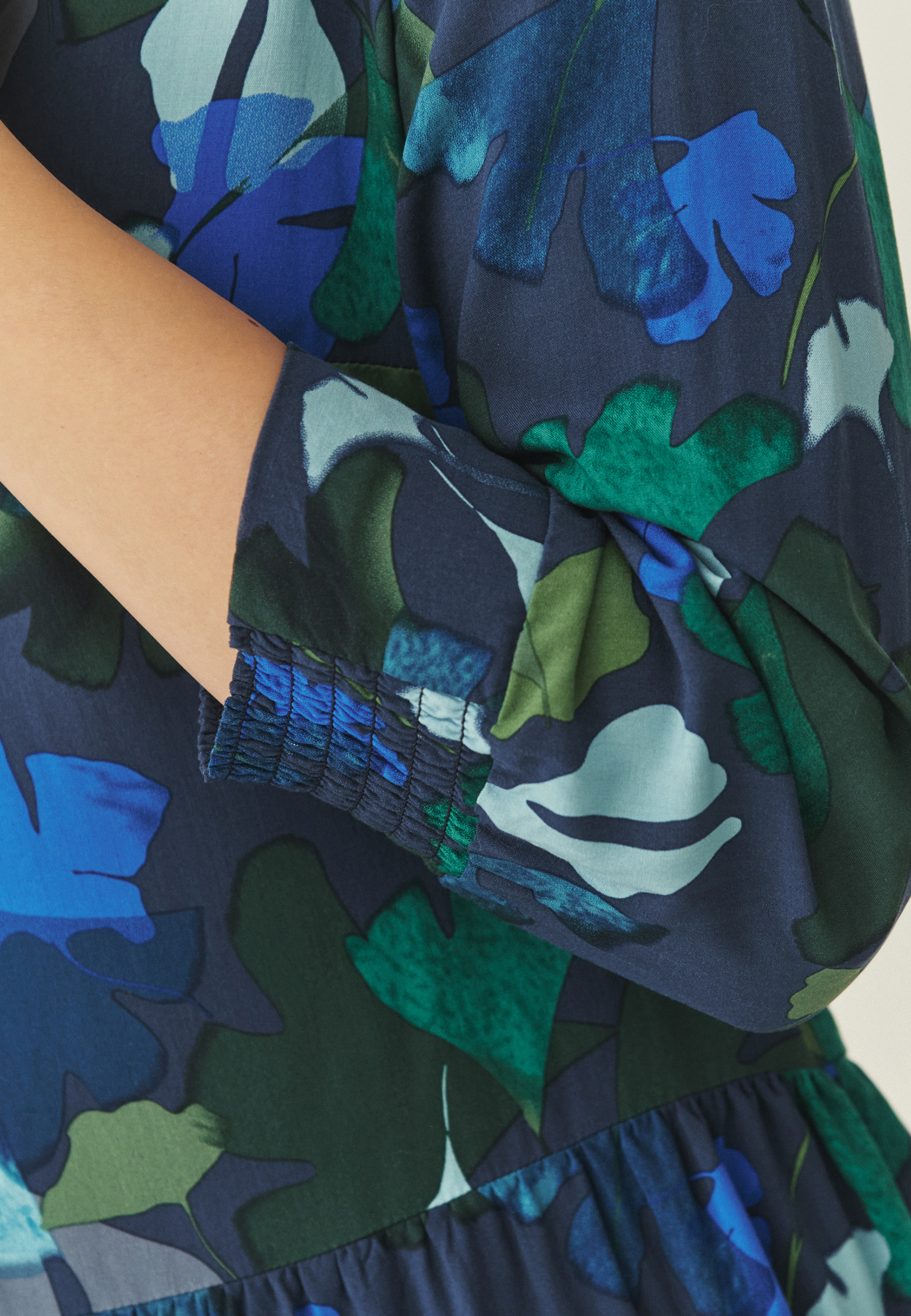 PATTERNED DRESS MADE OF VISCOSE - VISTA MULTICOLOR 2