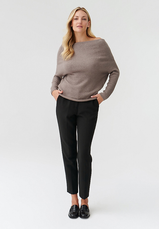 LADIES’ SWEATER WITH DECORATIVE NECKLINE ATI LADIES’ SWEATER WITH DECORATIVE NECKLINE ATI BRĄZOWY 2