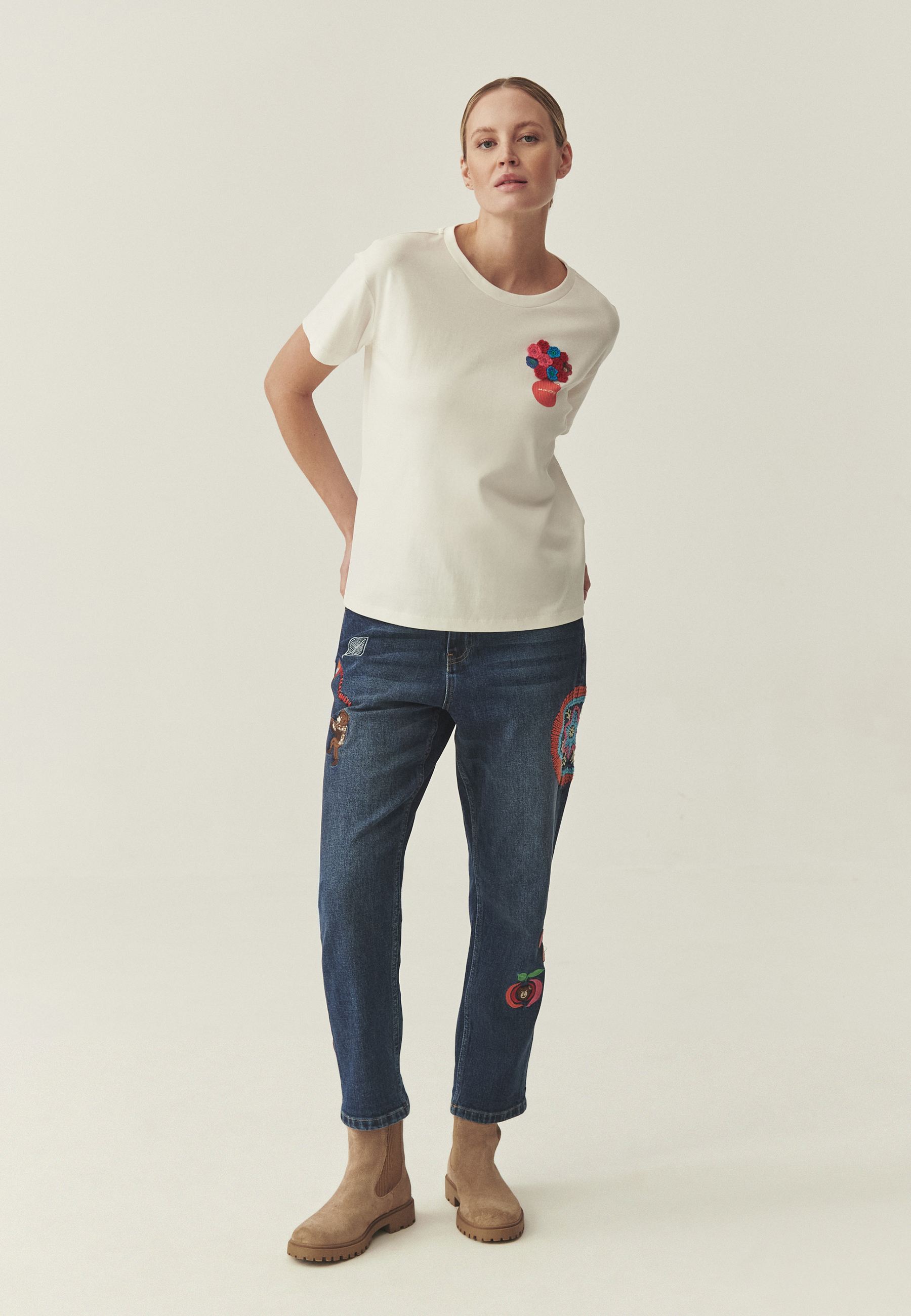 BAWEŁNIANY T-SHIRT Z AUTORSKIMI HAFTAMI - VILO 2 ECRU 2