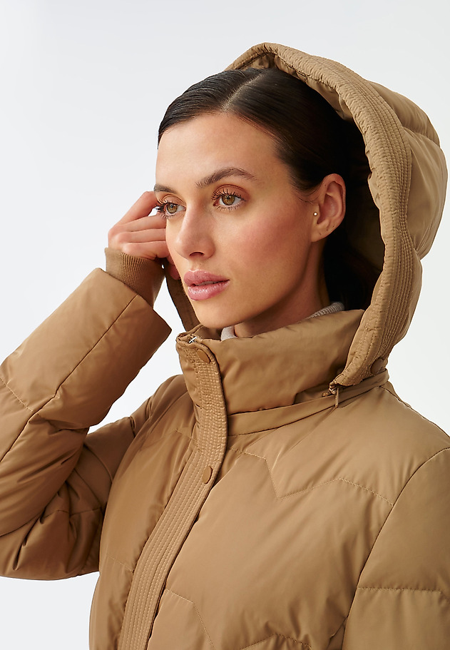 LADIES’ DOWN COAT WITH DETACHABLE HOOD GORTO LADIES’ DOWN COAT WITH DETACHABLE HOOD GORTO BEŻOWY 5