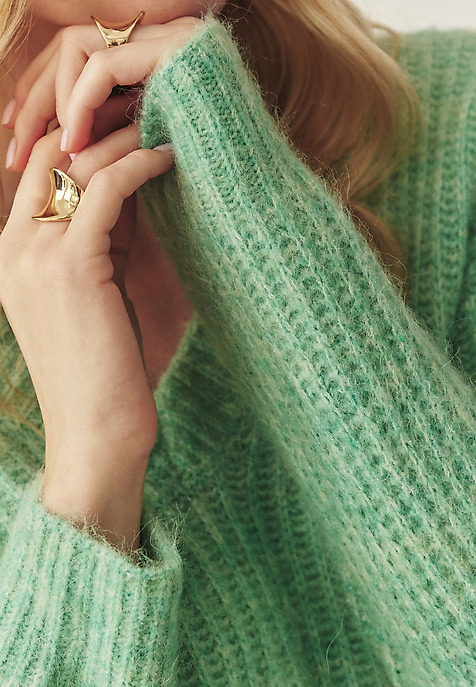 LADIES' JUMPER WITH A CREW NECKLINE — ASPEN GREEN 2