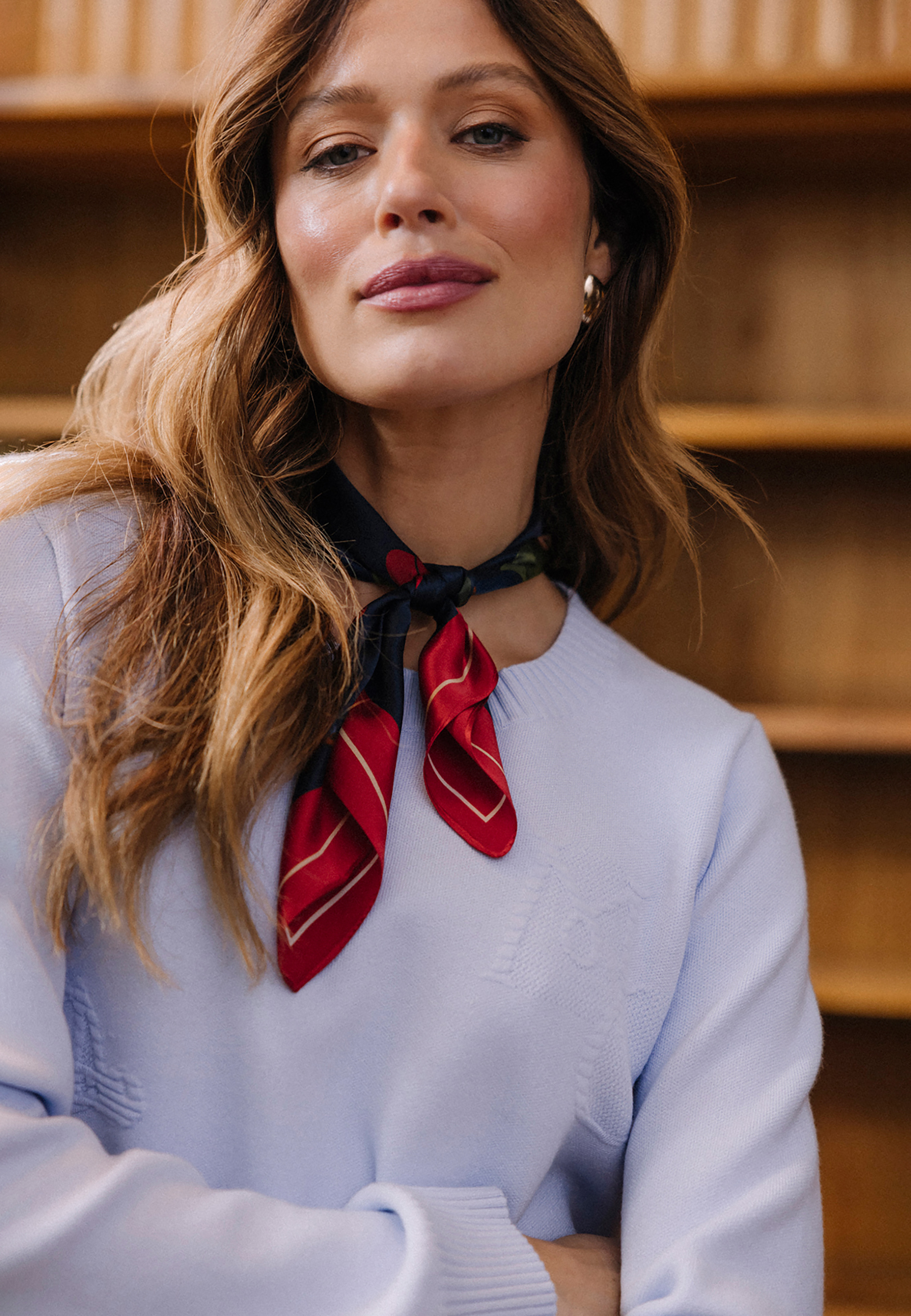 JEDWABNA CHUSTA DAMSKA INSPIROWANA MISIEM USZATKIEM — SILI 1