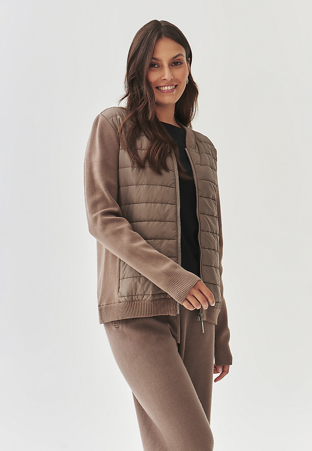 LADIES' JUMPER WITH QUILTED FRONT - KADEKO 1 LADIES' JUMPER WITH QUILTED FRONT - KADEKO 1 BEŻOWY 7