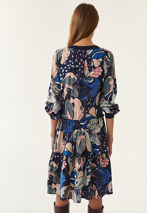 VOLNÉ ŠATY S POTISKEM EMRAMI VÍCEBAREVNÝ 2