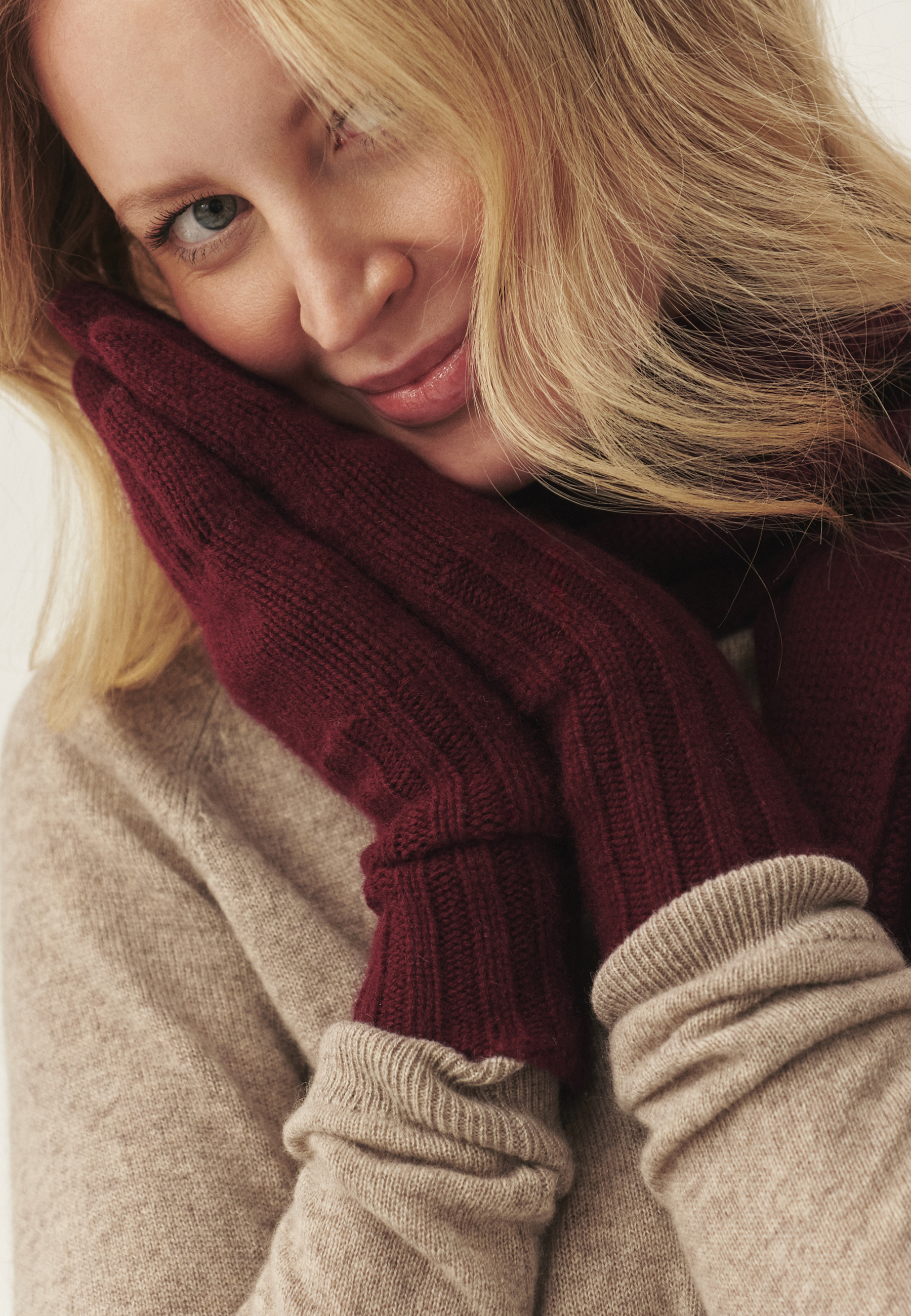 ROBTI IN KAŠMIR ROKAVICE - VELAR RDEČA 2