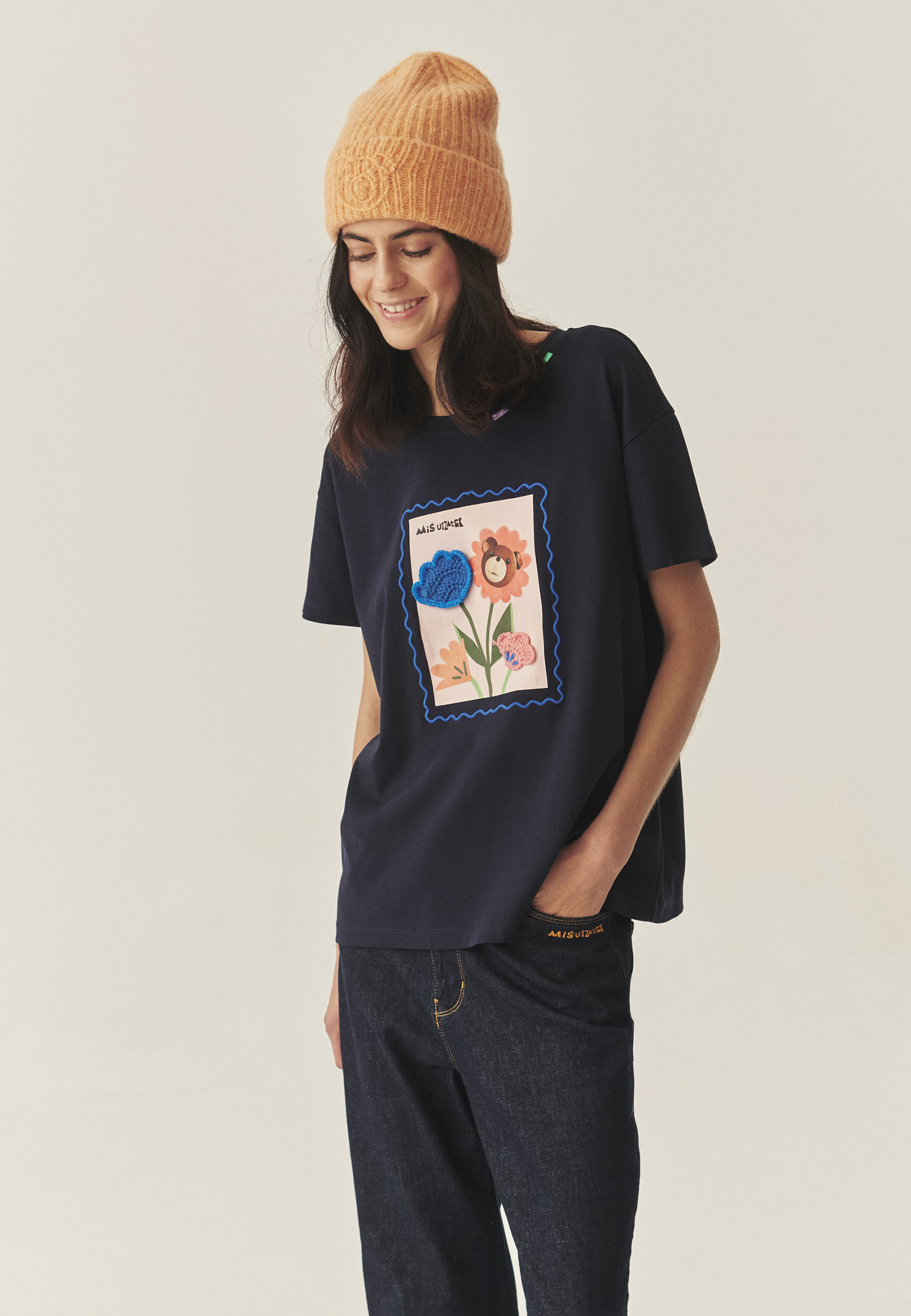 BAWEŁNIANY T-SHIRT Z AUTORSKIM NADRUKIEM - VILO 1 GRANATOWY 2