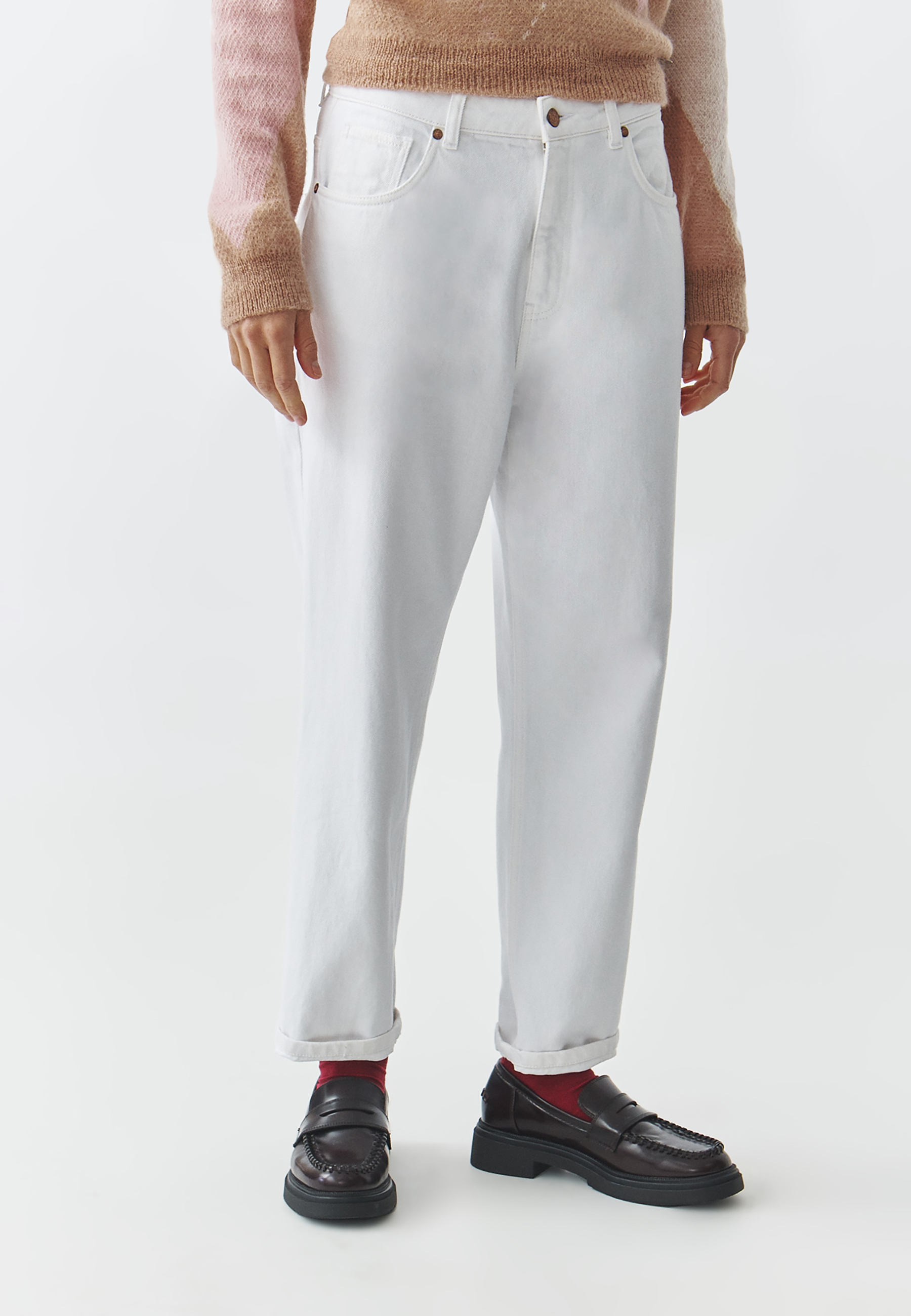 DENIMOWE SPODNIE DAMSKIE BOYFRIEND Z MOTYWEM MISIA USZATKA — MISKO 3 ECRU 2