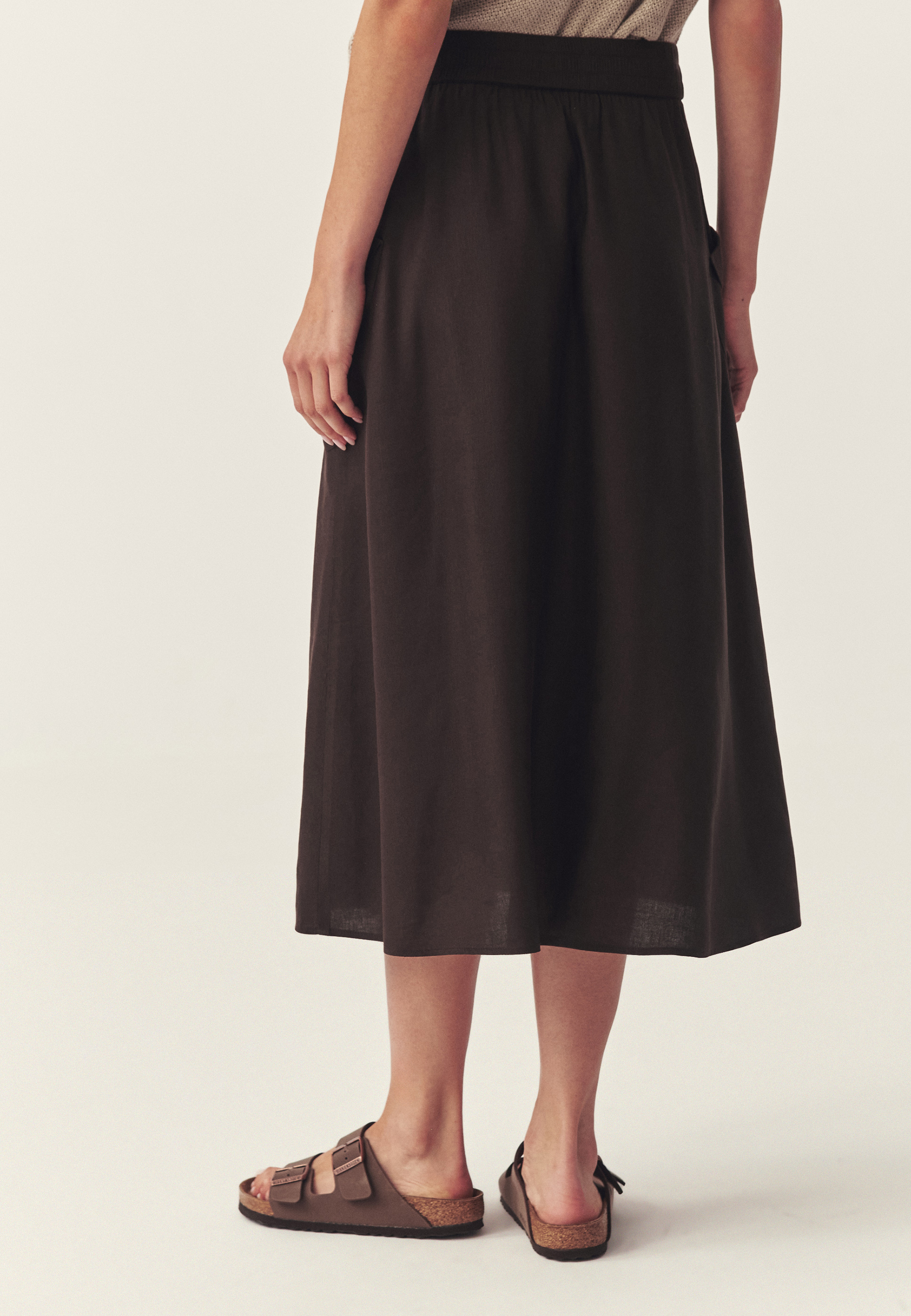 BAVLNENÁ SUKŇA S VRECKAMI – MILA HNEDÁ 2