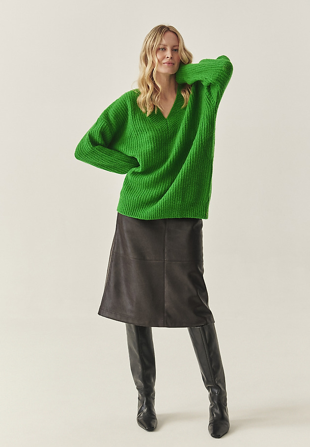 DAMSKI PULOVER OVERSIZE Z IZREZOM - ONYX DAMSKI PULOVER OVERSIZE Z IZREZOM - ONYX ZELENA 4