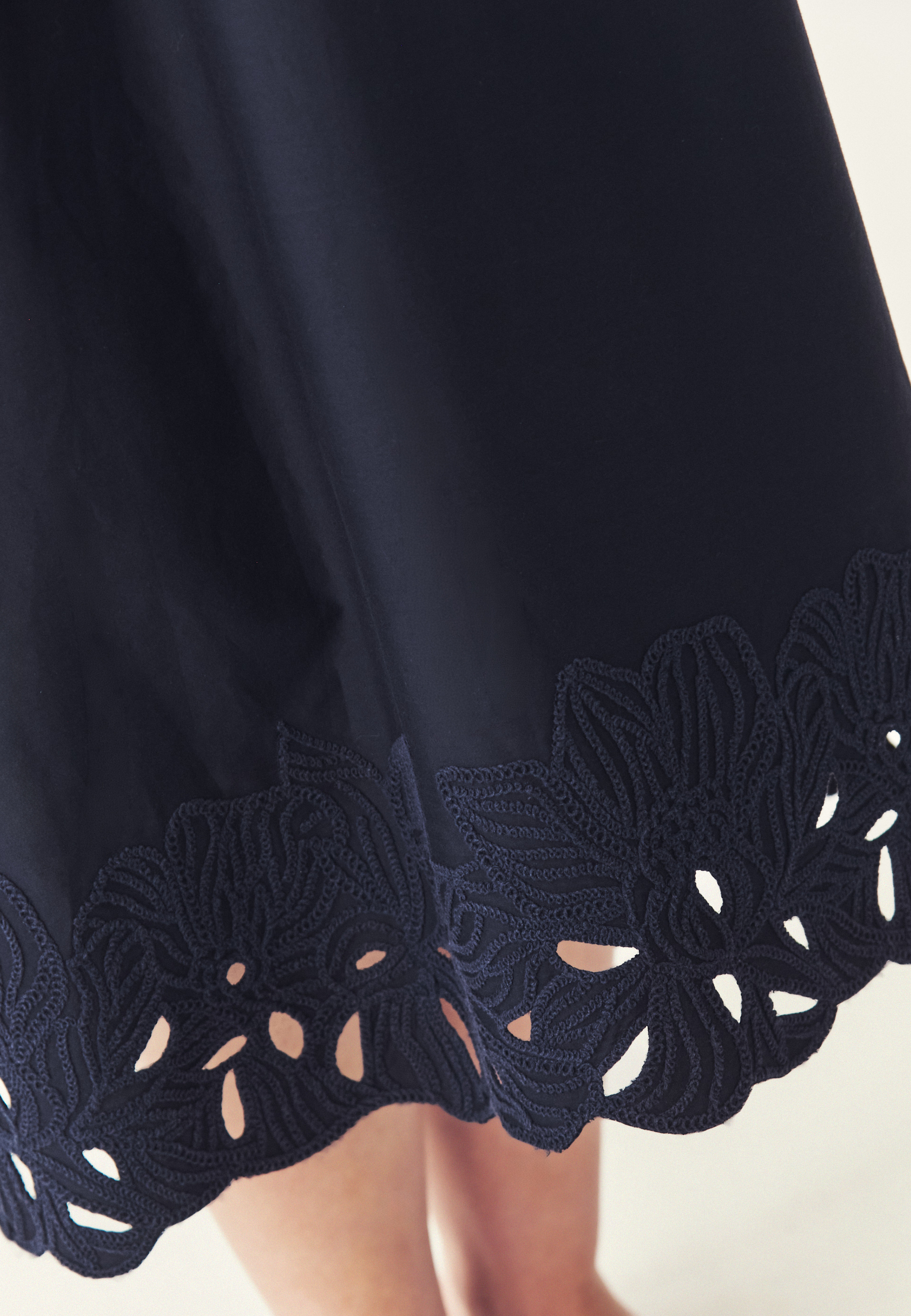 BAWEŁNIANA SPÓDNICA Z HAFTEM - OPTITA GRANATOWY 2