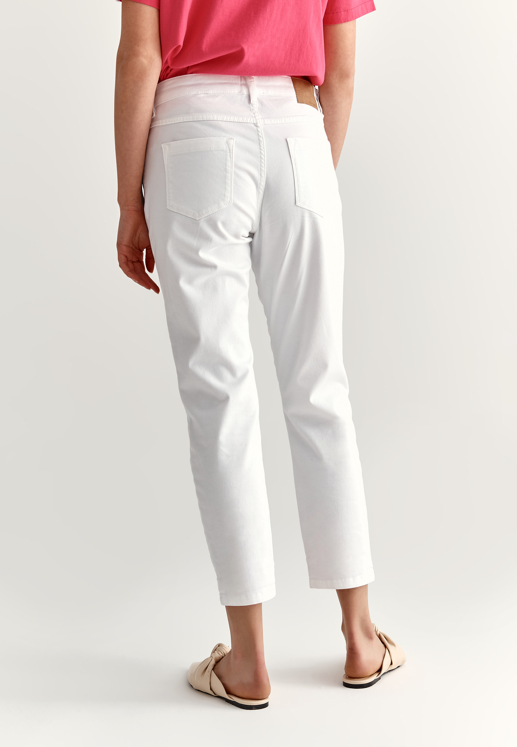 SPODNIE DAMSKIE SARO BIAŁY 2