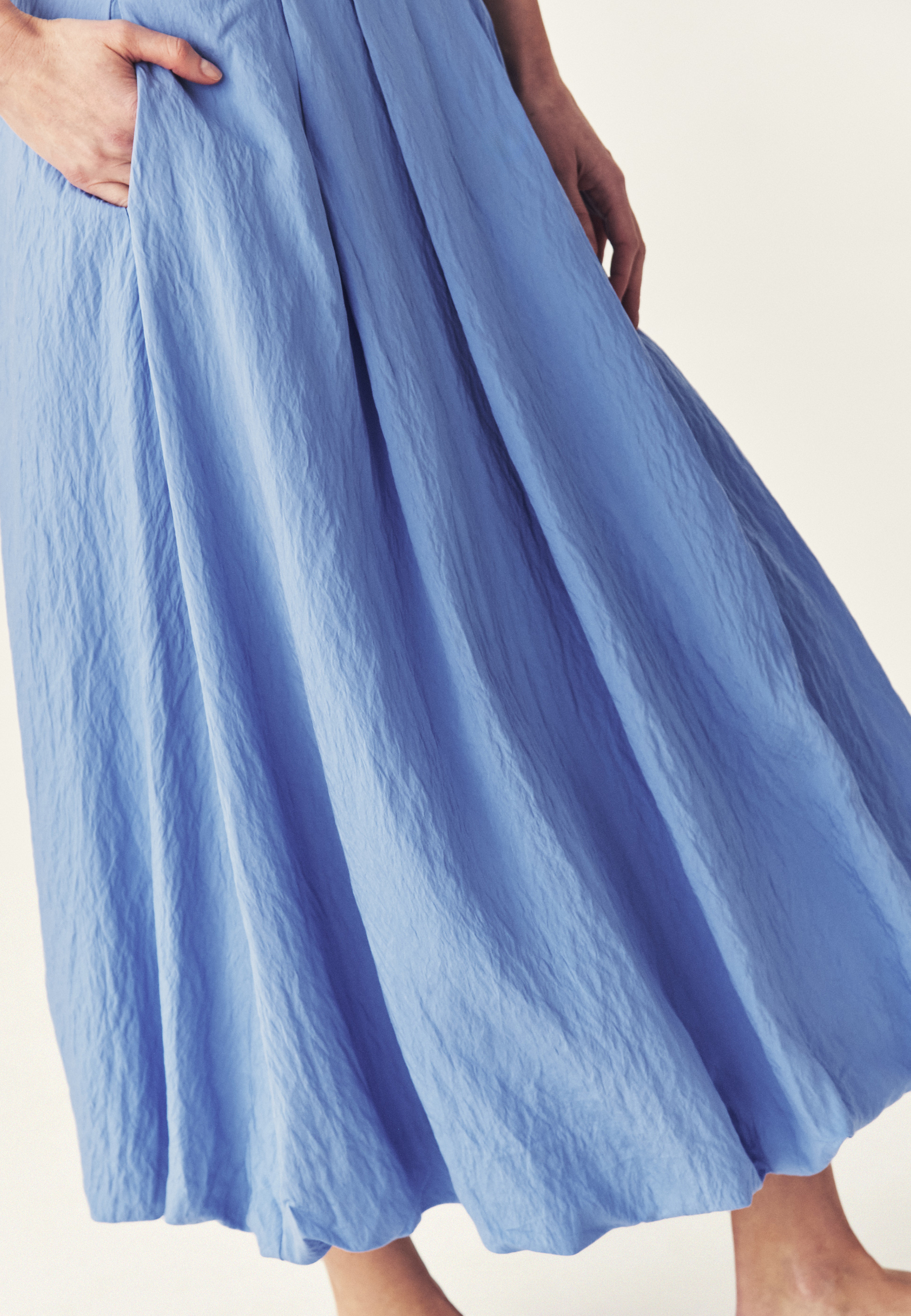 FUSTĂ CU CROIALĂ BALON, CU VISCOZĂ - BOMITA ALBASTRU 2