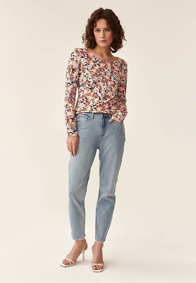 BLUZĂ TRICOTATĂ DE DAMĂ CU IMPRIMEU FLORAL ELODI BLUZĂ TRICOTATĂ DE DAMĂ CU IMPRIMEU FLORAL ELODI MULTICOLOR 2