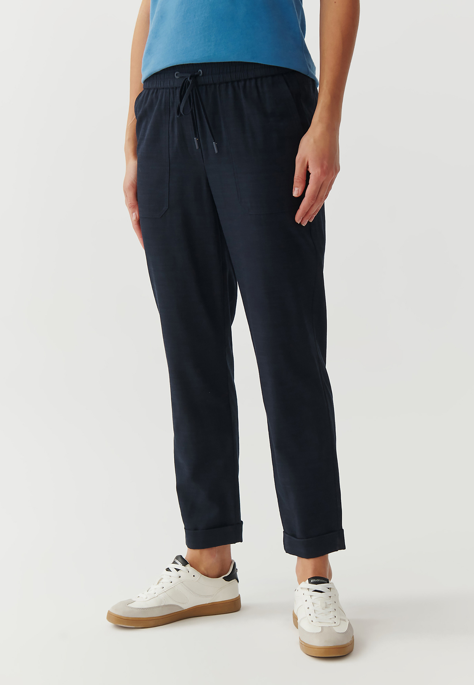 ŽENSKE HLAČE TIPA JOGGER - SUDIKI ŽENSKE HLAČE TIPA JOGGER - SUDIKI TEMNO MODRA 95663