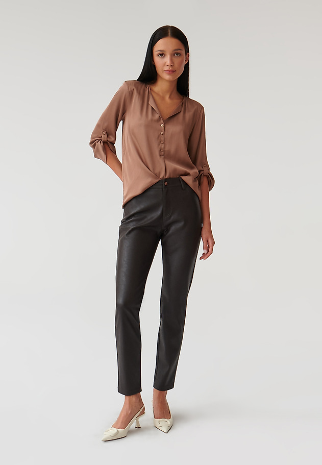 LADIES’ TROUSERS IN FABRIC IMITATING LEATHER MORIA LADIES’ TROUSERS IN FABRIC IMITATING LEATHER MORIA BRĄZOWY 1