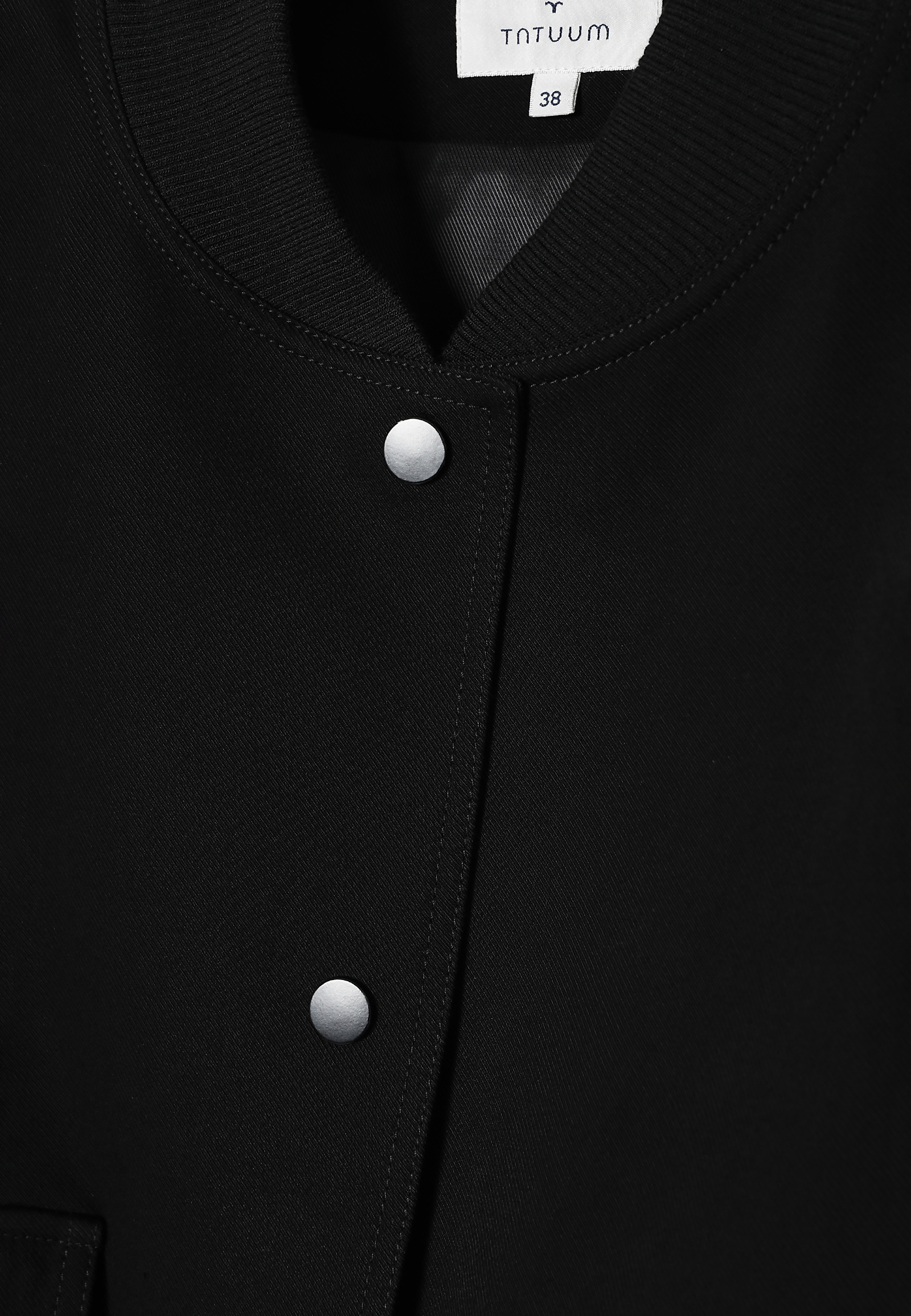 TKANINOWA KURTKA DAMSKA O KROJU BOMBERKI — BOMBI TKANINOWA KURTKA DAMSKA O KROJU BOMBERKI — BOMBI CZARNY 104727