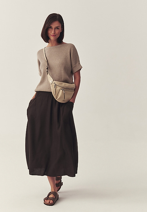 ROZKLOSZOWANA SPÓDNICA Z KIESZENIEMI - MILA ROZKLOSZOWANA SPÓDNICA Z KIESZENIEMI - MILA