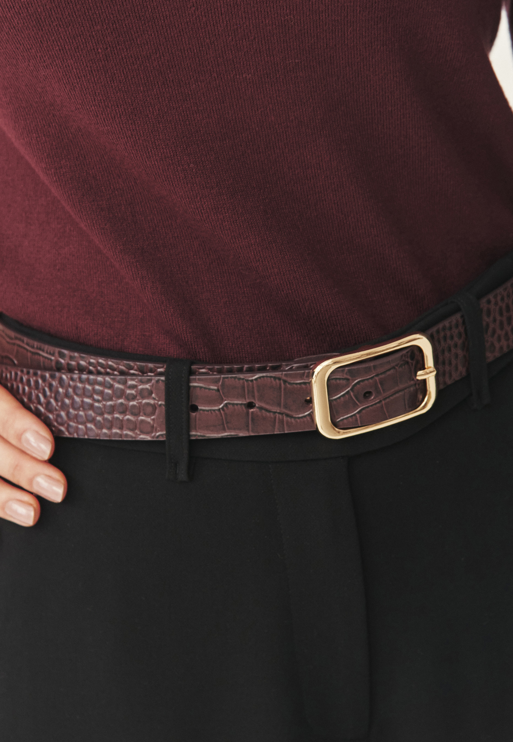 CUREA DIN PIEL CU MODELE EMBOSSATE - SONJA