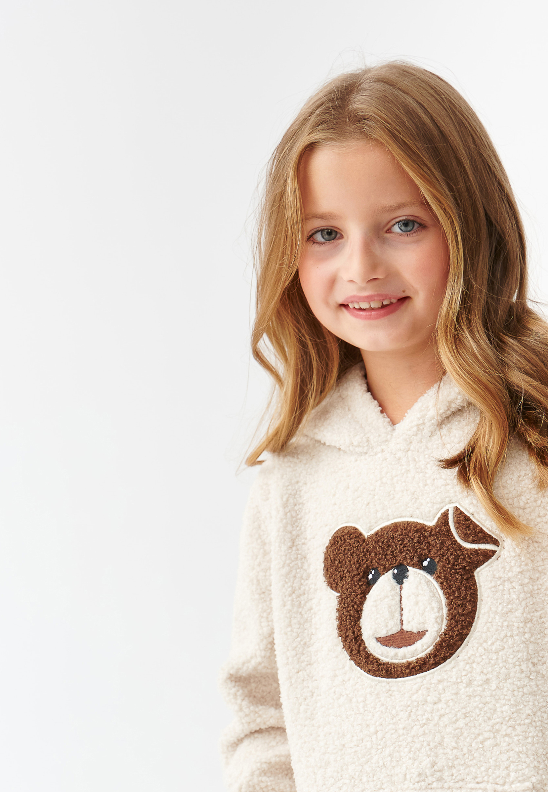 BLUZA DZIECIĘCA TYPU OWIECZKA Z NASZYWKĄ Z MISIEM USZATKIEM MARAKIN KIDS ECRU 2