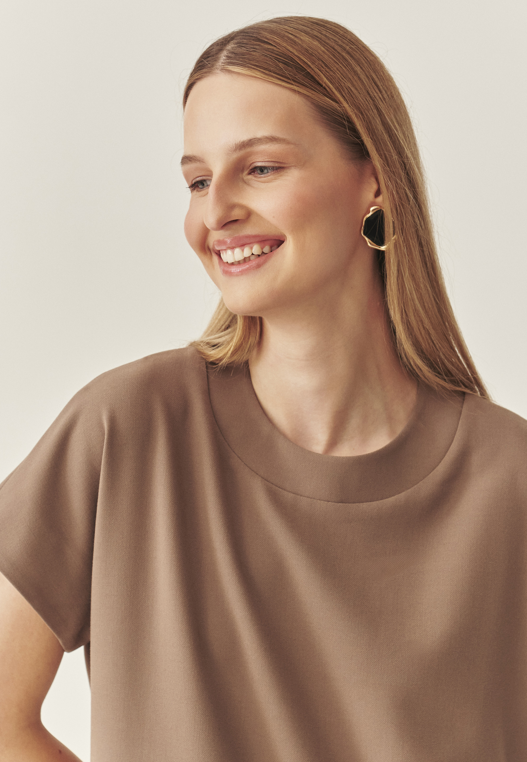 ROCHIE DIN ȚESĂTURĂ, CU BUZUNARE DECORATIVE - MENIRKO BEJ 2