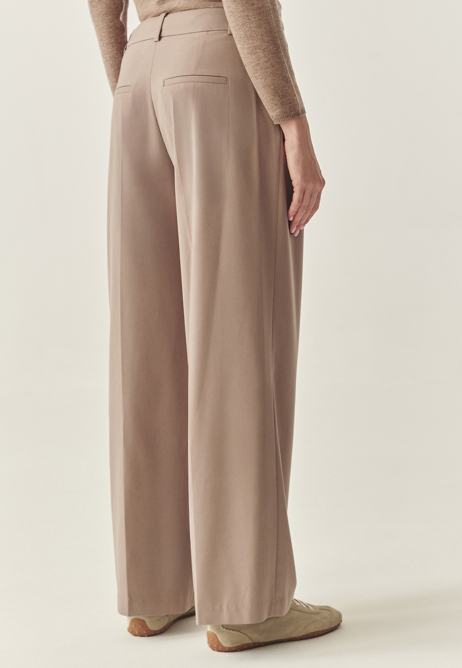 PANTALONI LARGI CU PLISURI - SOLA PANTALONI LARGI CU PLISURI - SOLA BEJ 117531