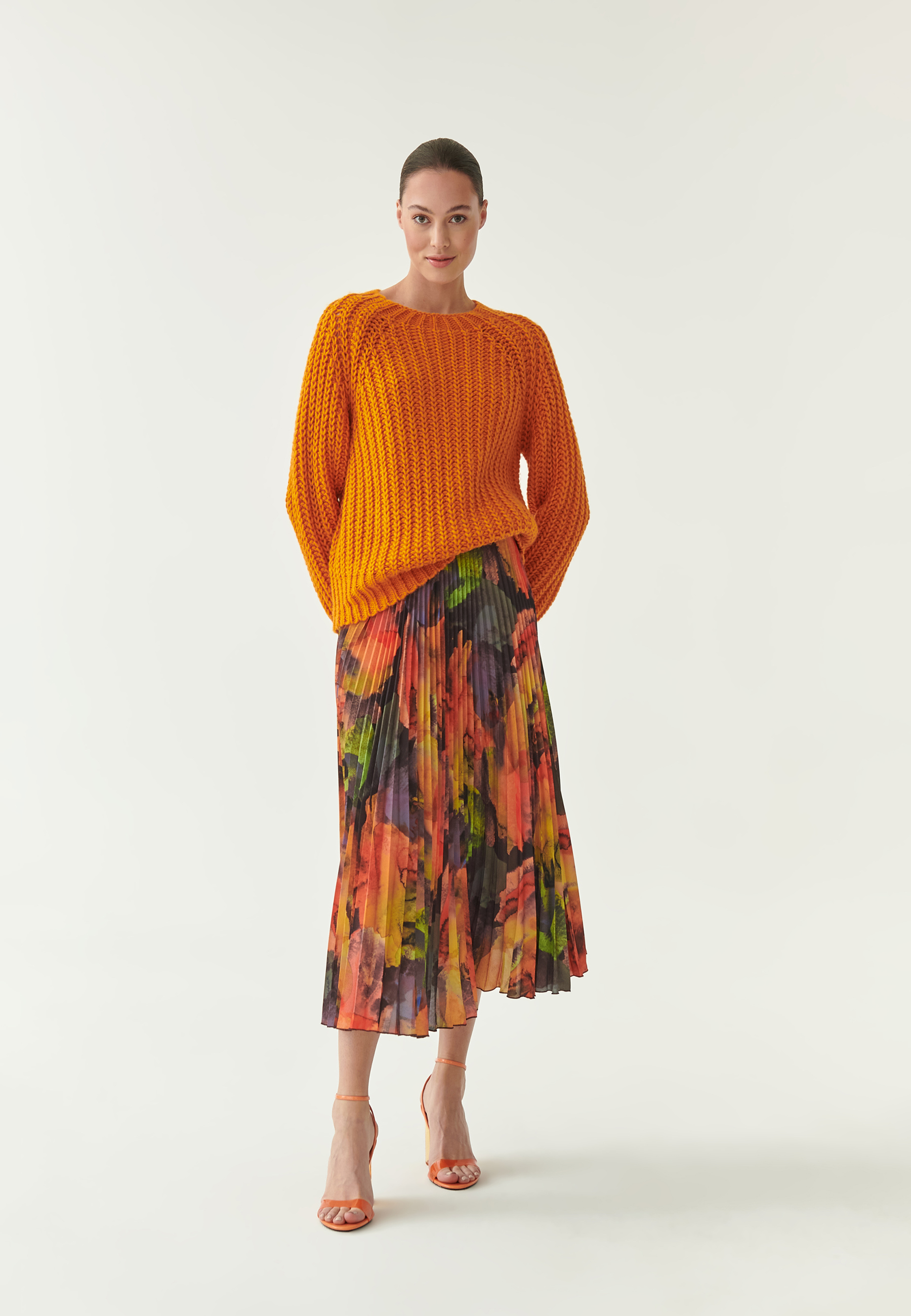 SWETER DAMSKI O WYRAŹNYM SPLOCIE NITERO