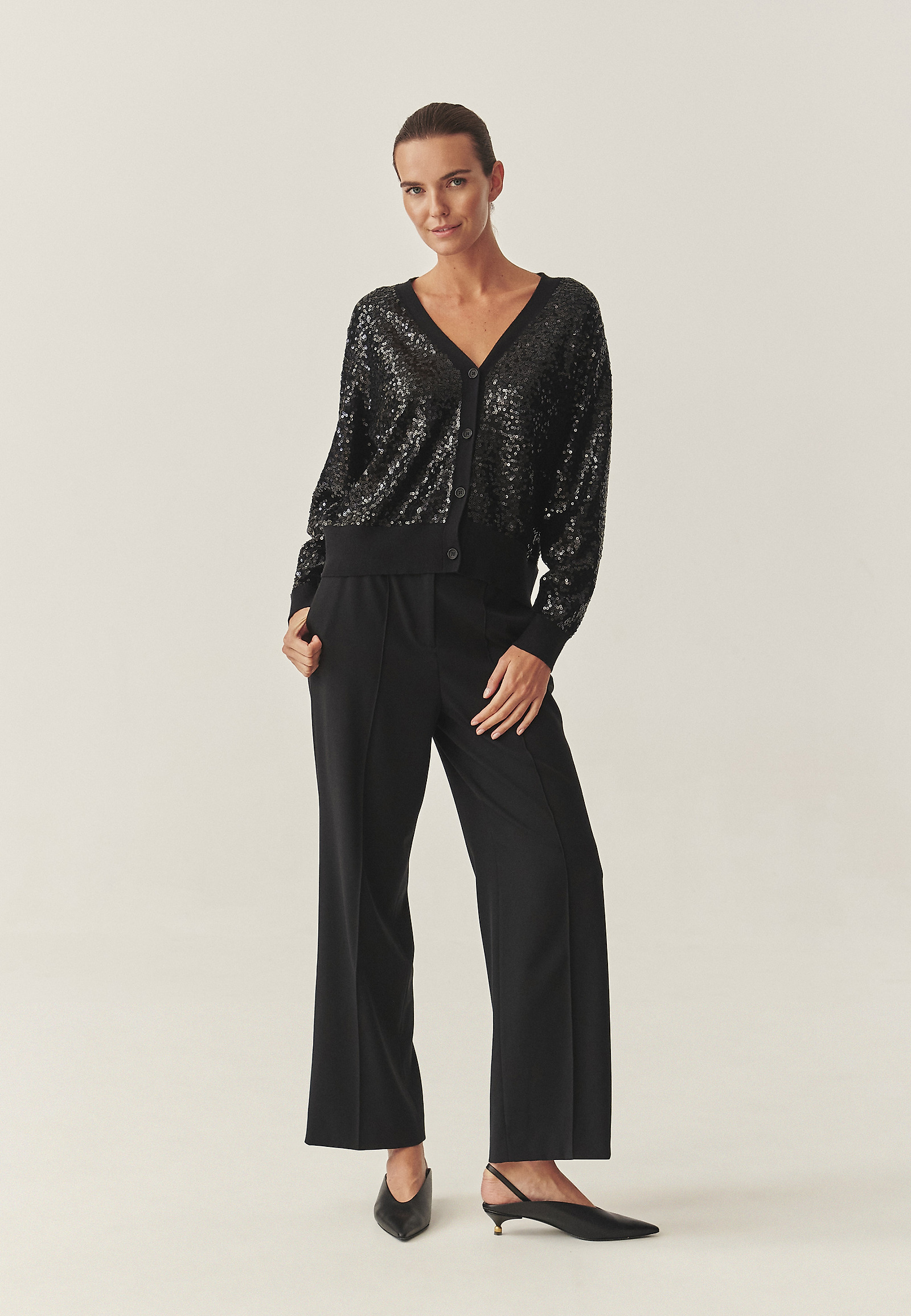 SEQUINED CARDIGAN WITH V-NECK -GLOSS SEQUINED CARDIGAN WITH V-NECK -GLOSS BLACK 118320
