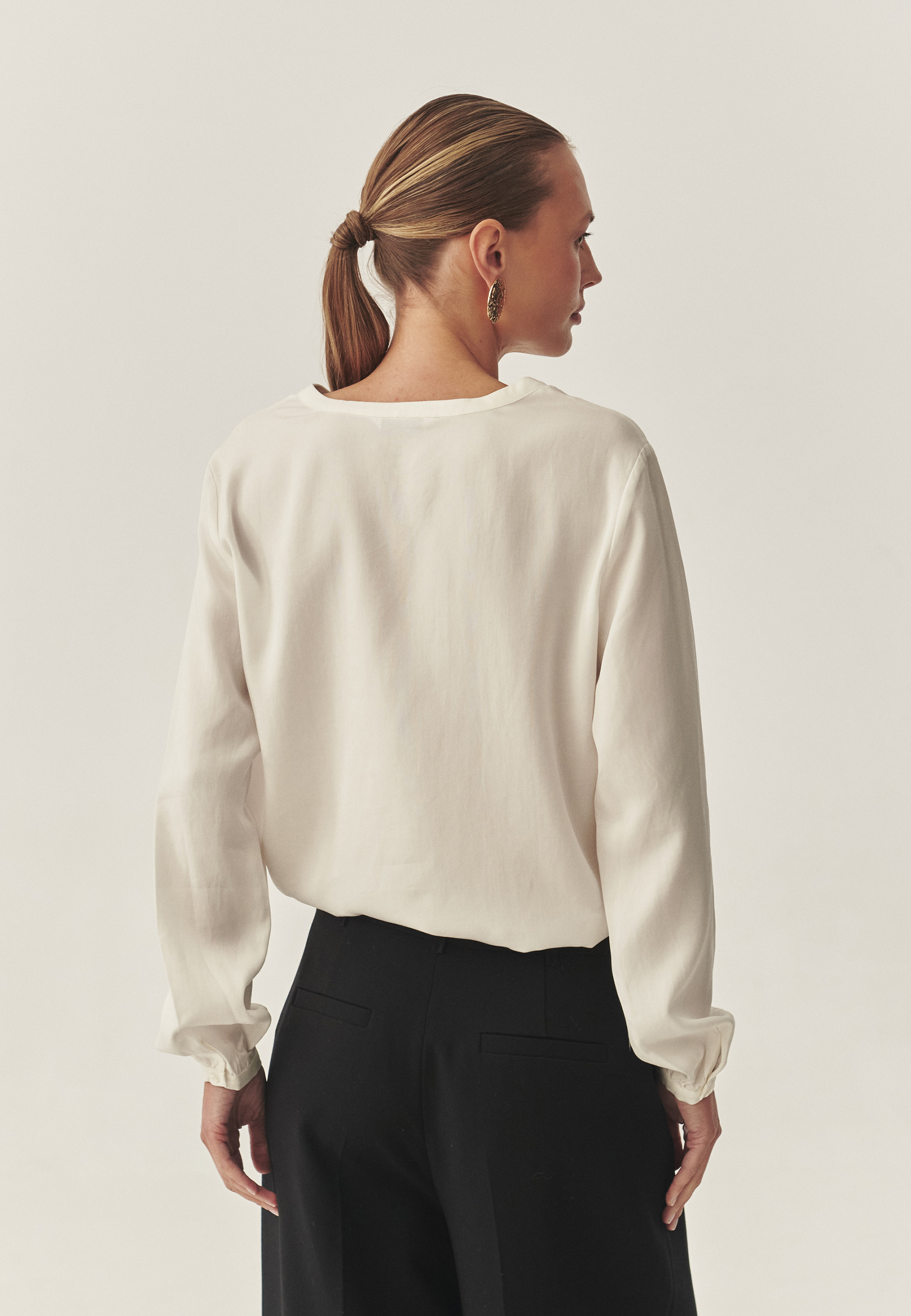 FABRIC CLASSIC LONG SLEEVE BLOUSE — ANITA ECRU 2