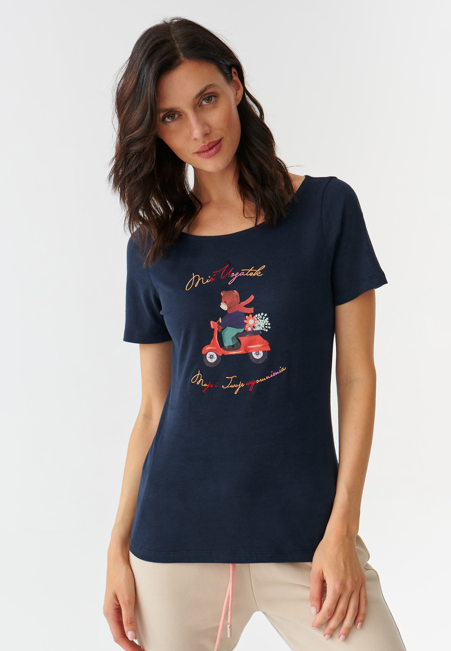 PRILEGNJENA ŽENSKA MAJICA Z TEDDIE MEDVEDKOM MIKAJANA 1 TEMNO MODRA 2