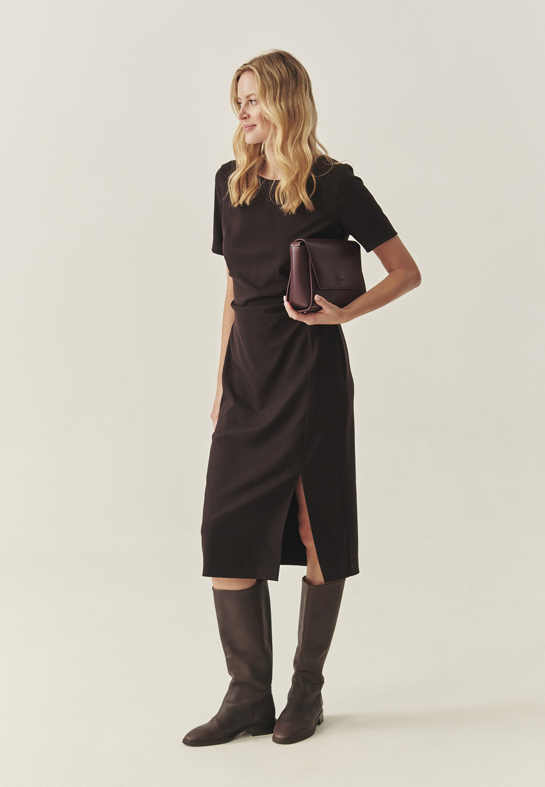 KLASIČNA MIDI OBLEKA - DEBORA RJAVA 2