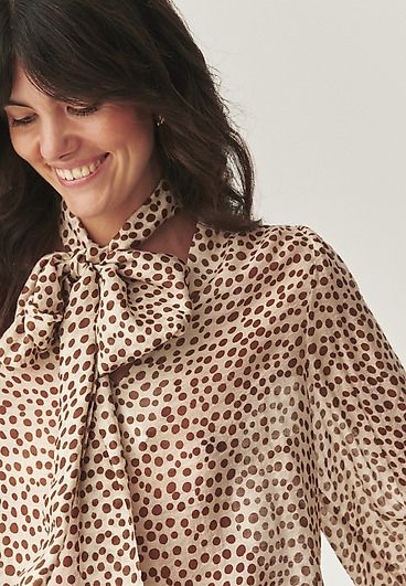 VZOROVANÁ BLÚZKA S OZDOBNÝM VIAZANÍM - SONRI VZOROVANÁ BLÚZKA S OZDOBNÝM VIAZANÍM - SONRI