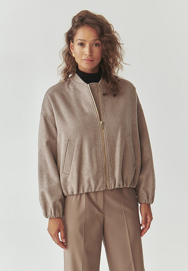 LADIES’ WOOL BOMBER JACKET - SAKALI LADIES’ WOOL BOMBER JACKET - SAKALI BEŻOWY 2