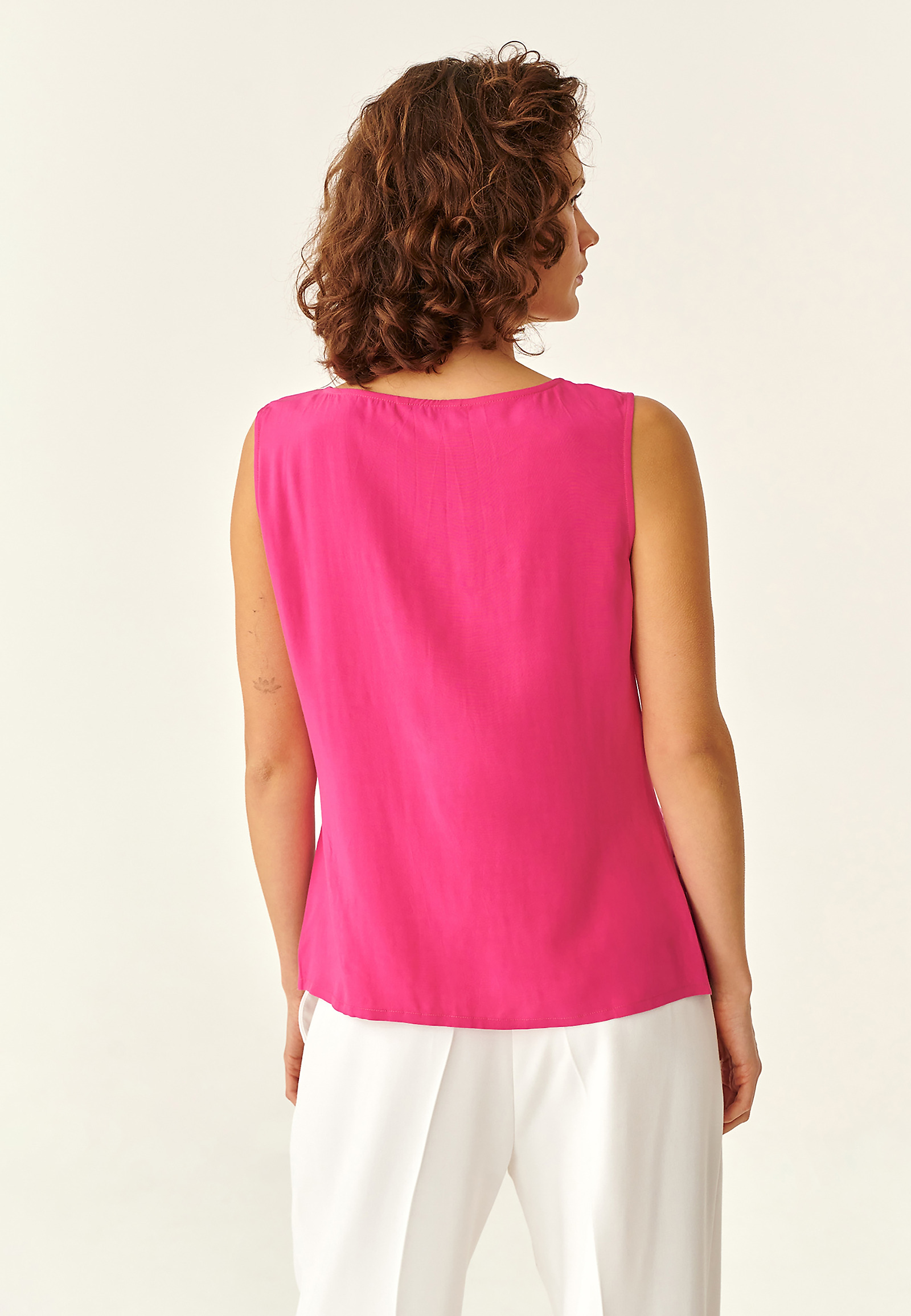 ŽENSKA BLUZA BREZ ROKAVOV LOKA 1 ŽENSKA BLUZA BREZ ROKAVOV LOKA 1 ROŽNATA 93473