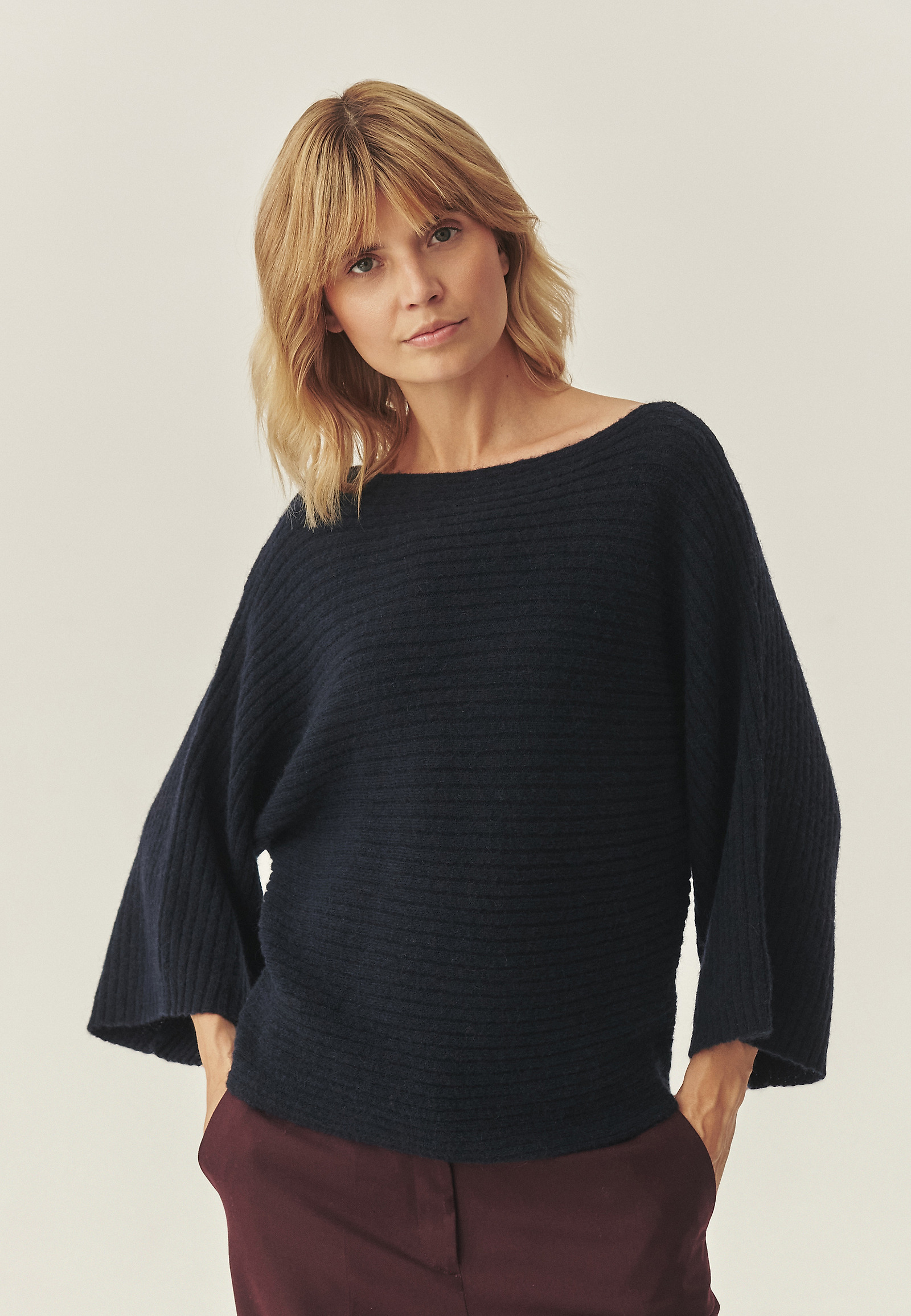 WOOL KIMONO SVETR - EMPIRE WOOL KIMONO SVETR - EMPIRE TMAVĚ MODRÁ 115990