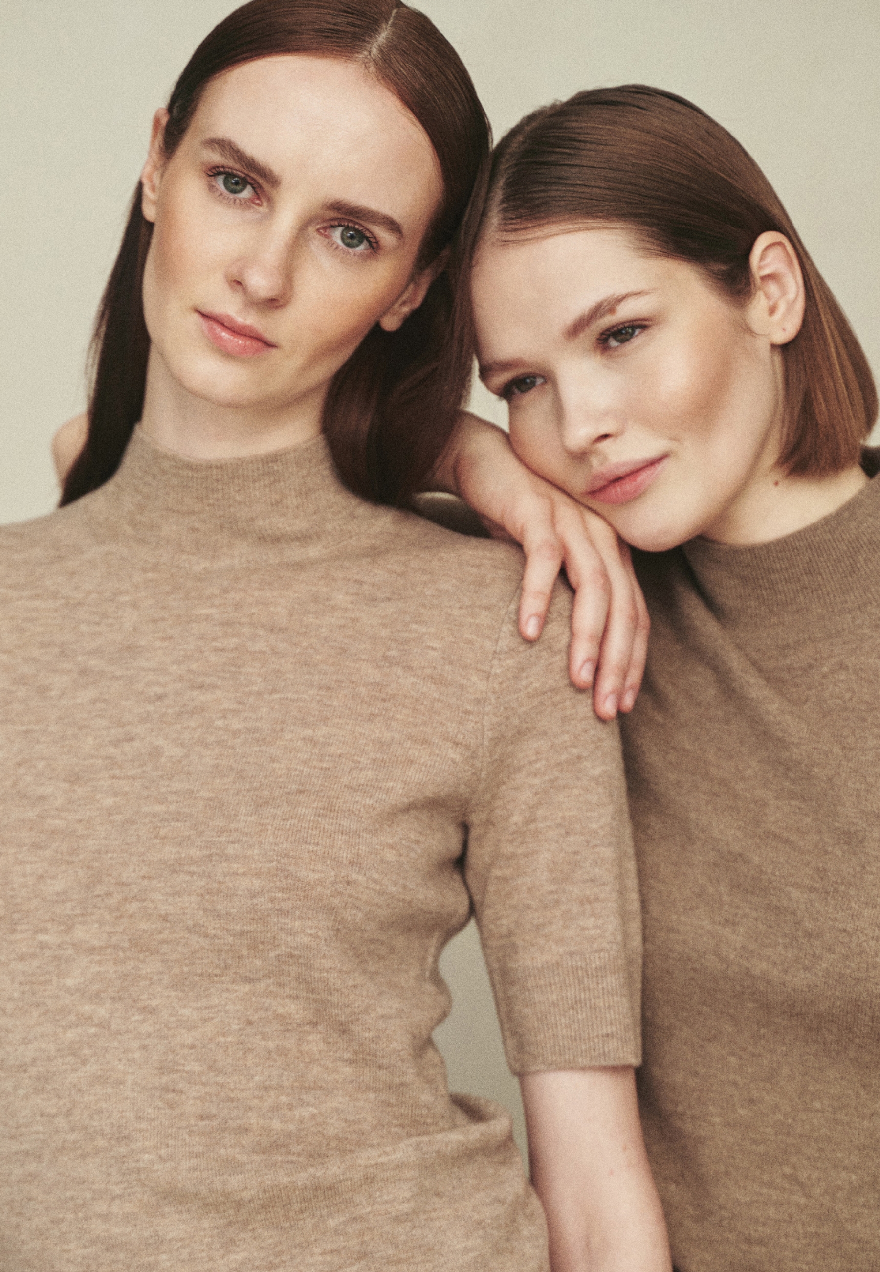 VLNENÝ ROLÁKOVÝ SVETER - LU BÉŽOVÁ 2