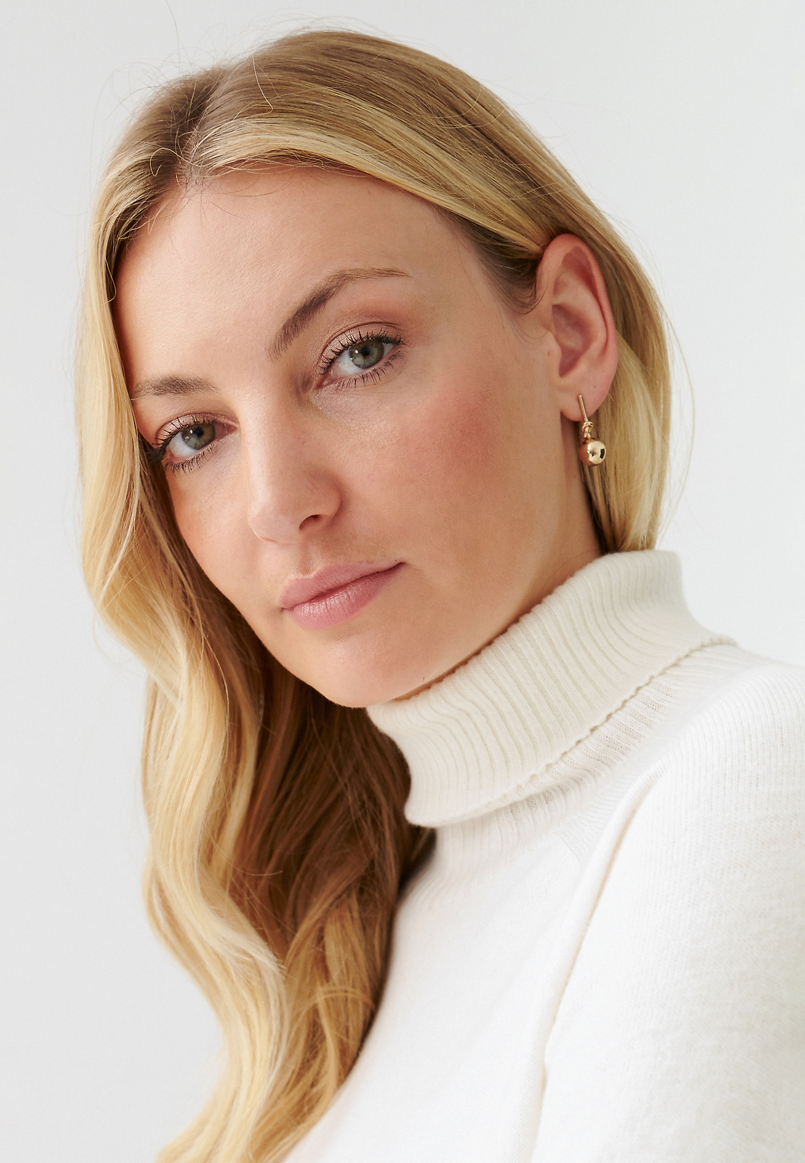 KLASYCZNY SWETER DAMSKI Z GOLFEM Z WEŁNY MERINO KONGA 1 KLASYCZNY SWETER DAMSKI Z GOLFEM Z WEŁNY MERINO KONGA 1 ECRU 74854