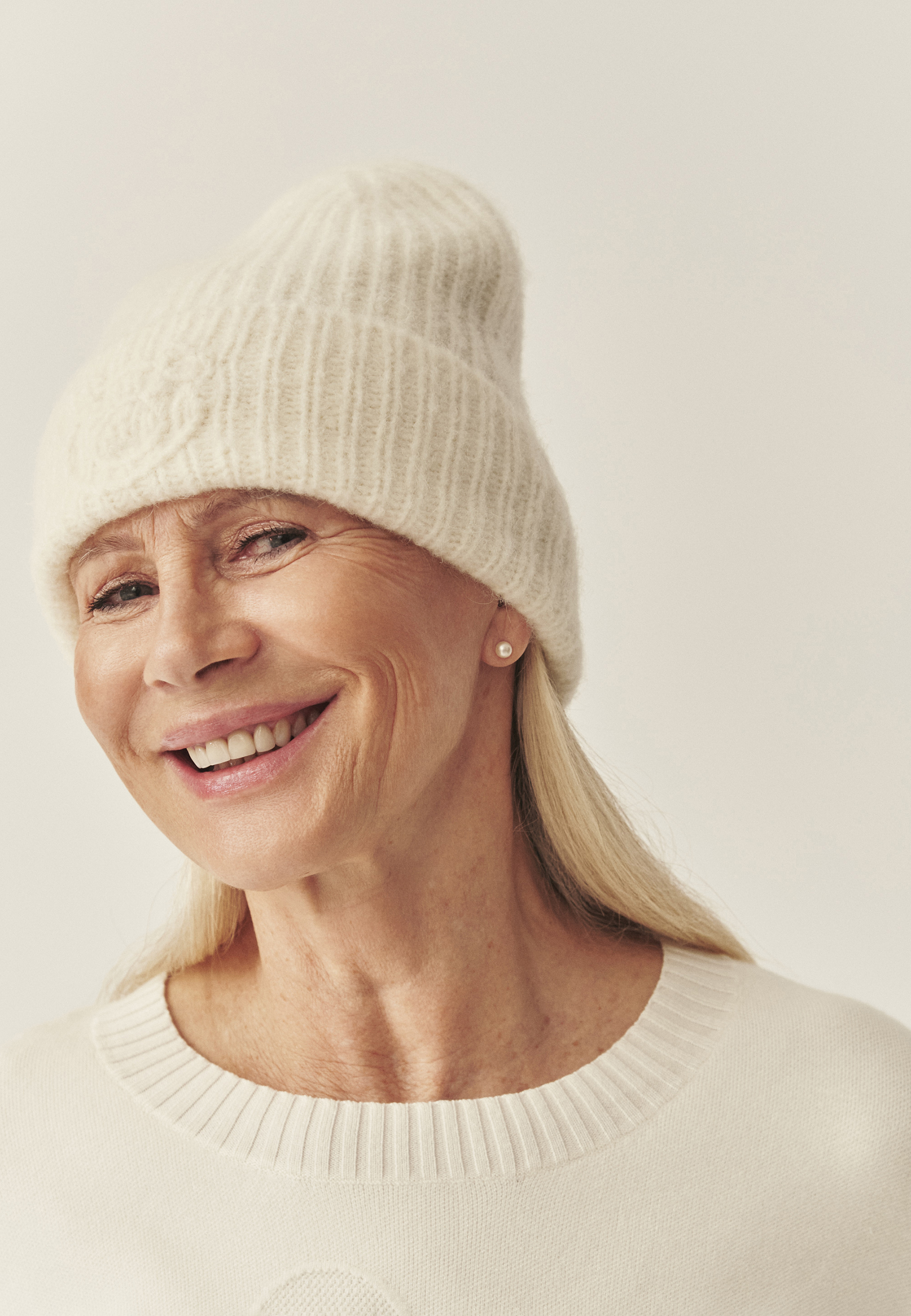 CASUALOWY SWETER Z MISIEM USZATKIEM - CLOUDY ECRU 2