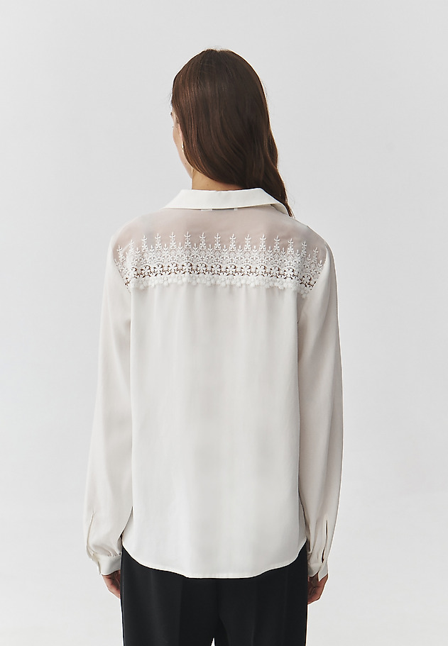LADIES' WOVEN SHIRT WITH LACE INSERT — STEVIE LADIES' WOVEN SHIRT WITH LACE INSERT — STEVIE ECRU 3