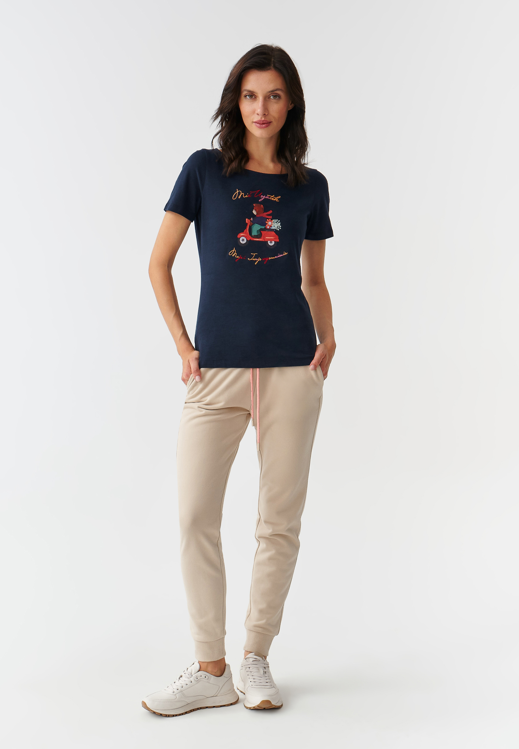 PRILEGNJENA ŽENSKA MAJICA Z TEDDIE MEDVEDKOM MIKAJANA 1 TEMNO MODRA 2