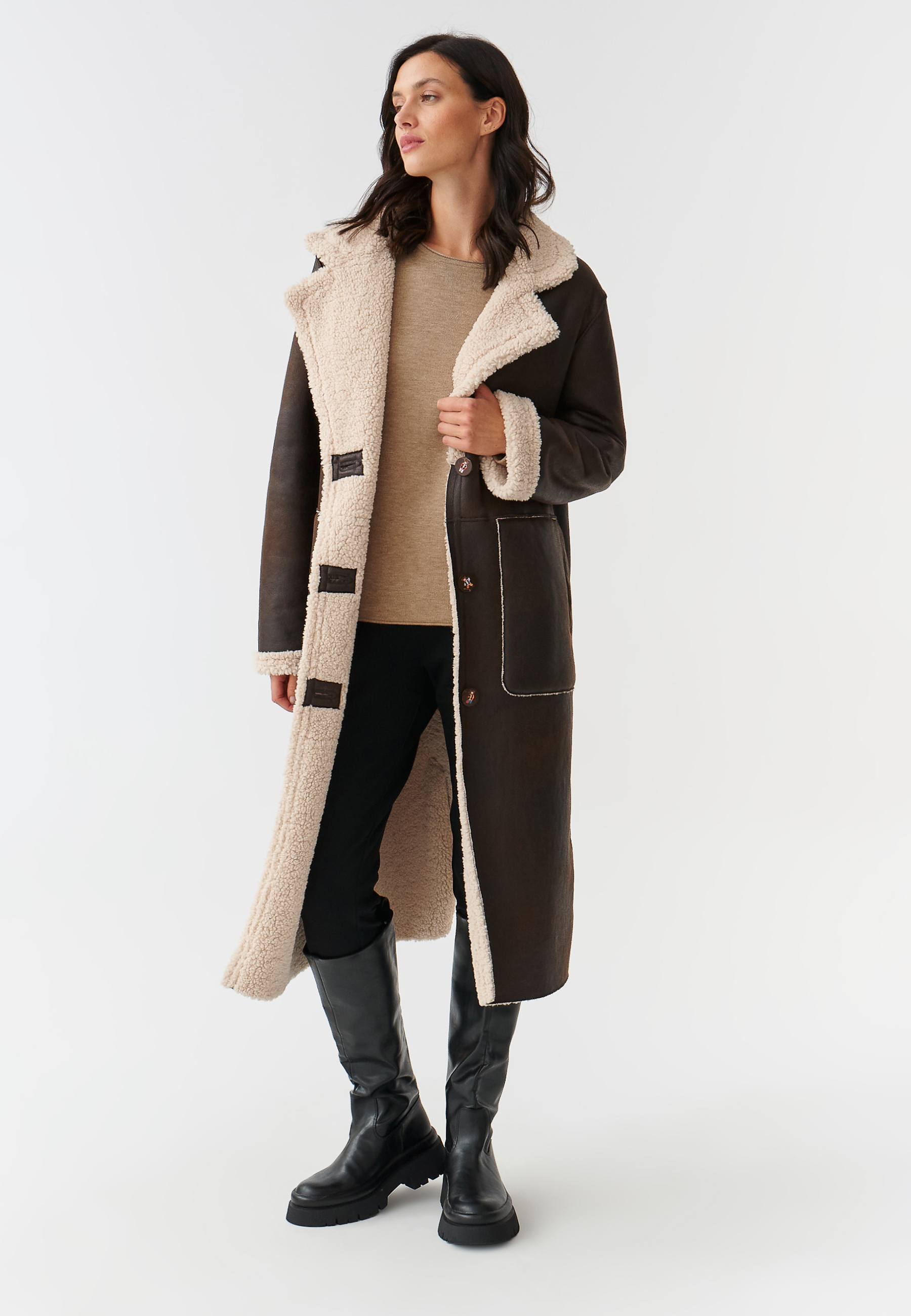 PALTON DE DAMĂ TRICOTAT TIP COJOC SARGANA