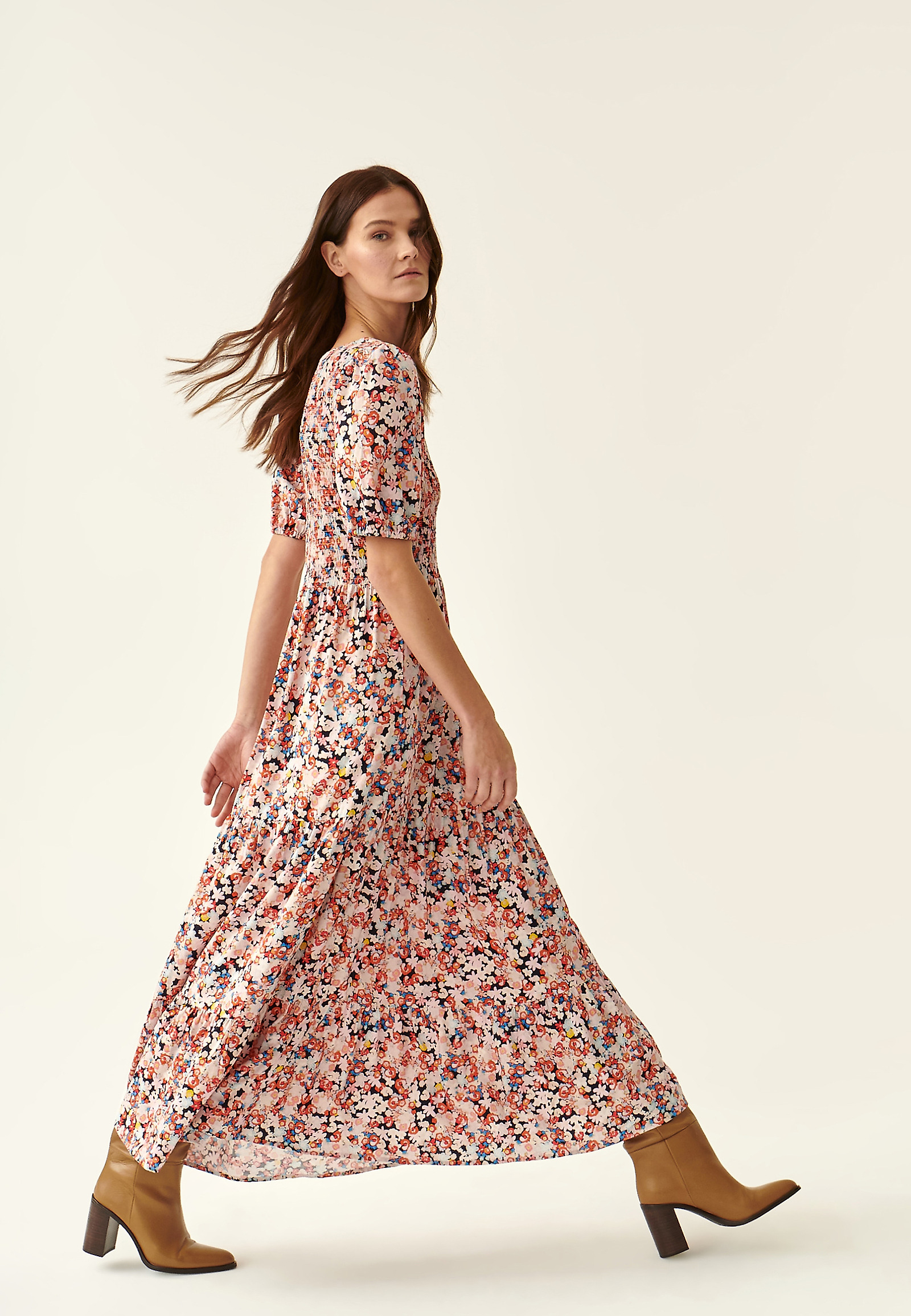 SUKIENKA MAXI W KWIATOWY PRINT SELENIKO SUKIENKA MAXI W KWIATOWY PRINT SELENIKO MULTIKOLOR 86191