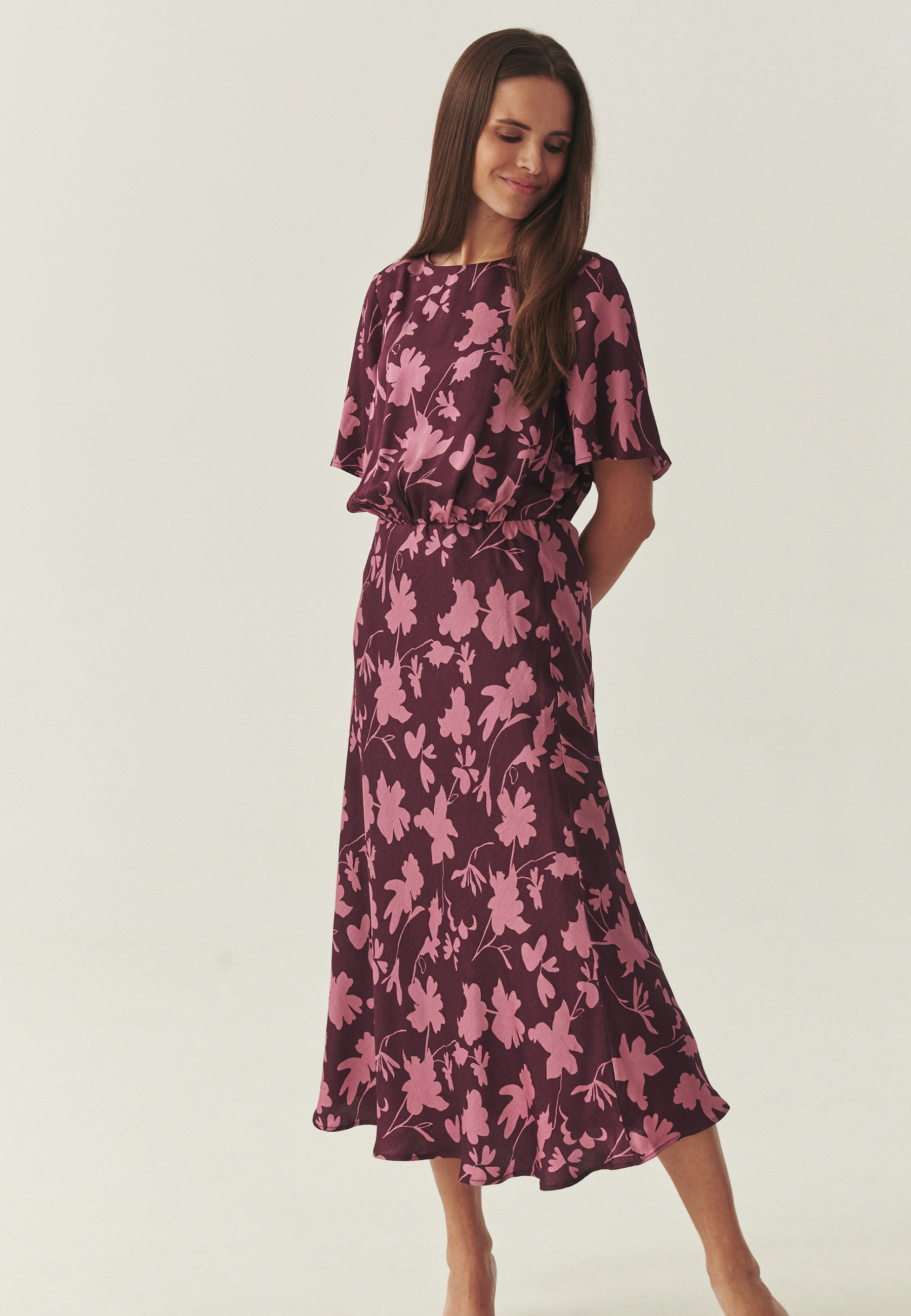 SATYNOWA SUKIENKA W KWIATOWY WZÓR - NAIRA 1 CZERWONY 2