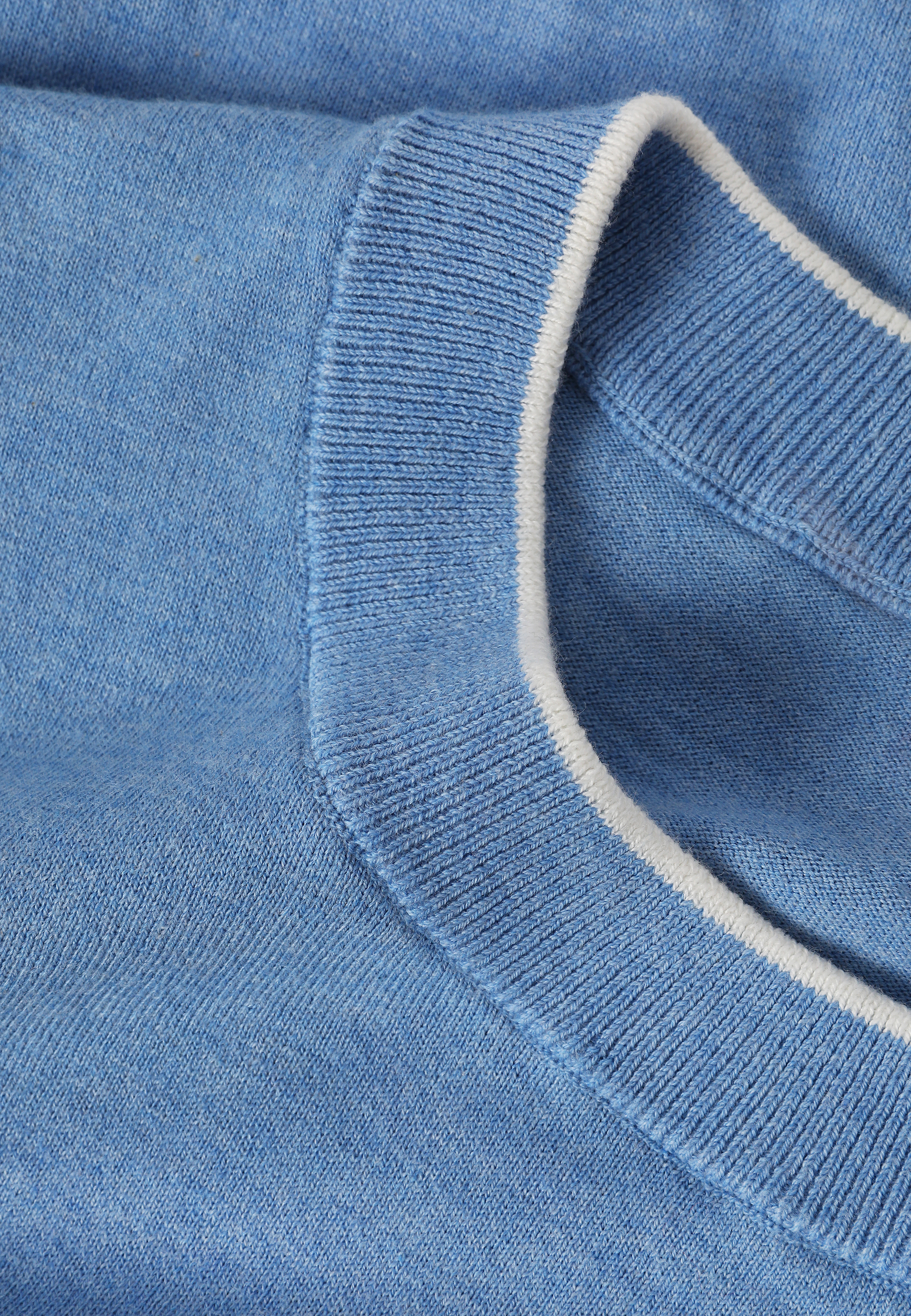 SWETER Z DOMIESZKĄ JEDWABIU - HILA