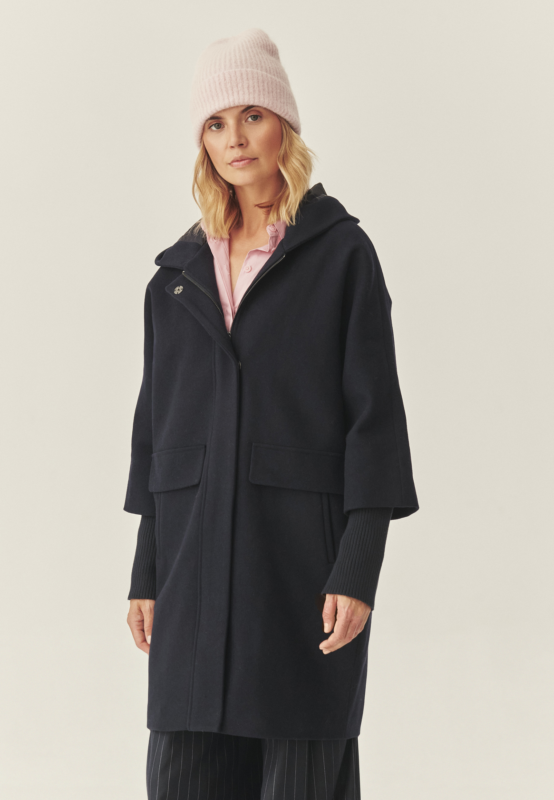 dámsky kabát textilný IWANIA NÁMORNÍCKA MODRÁ 2