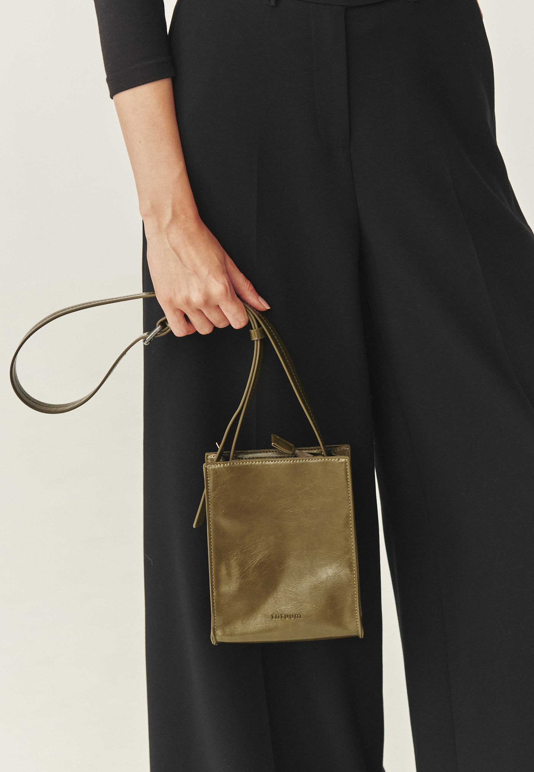 ZELENÁ KOMPAKTNÁ KABELKA - FOREST SPARK ZELENÁ 2