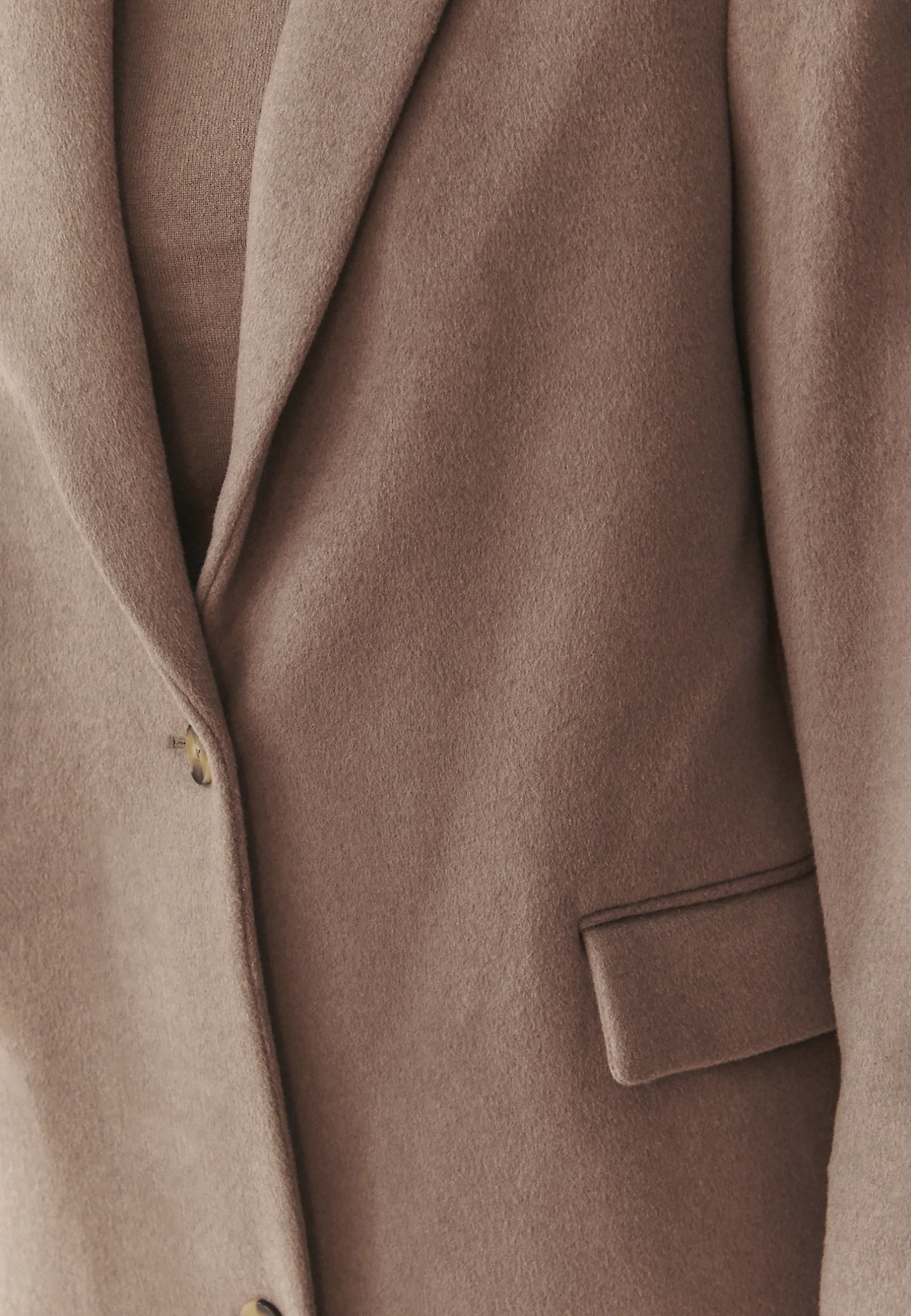 LONG SINGLE-BREASTED LADIES’ COAT WITH SPACIOUS POCKETS - MAWE LONG SINGLE-BREASTED LADIES’ COAT WITH SPACIOUS POCKETS - MAWE BEIGE 103789