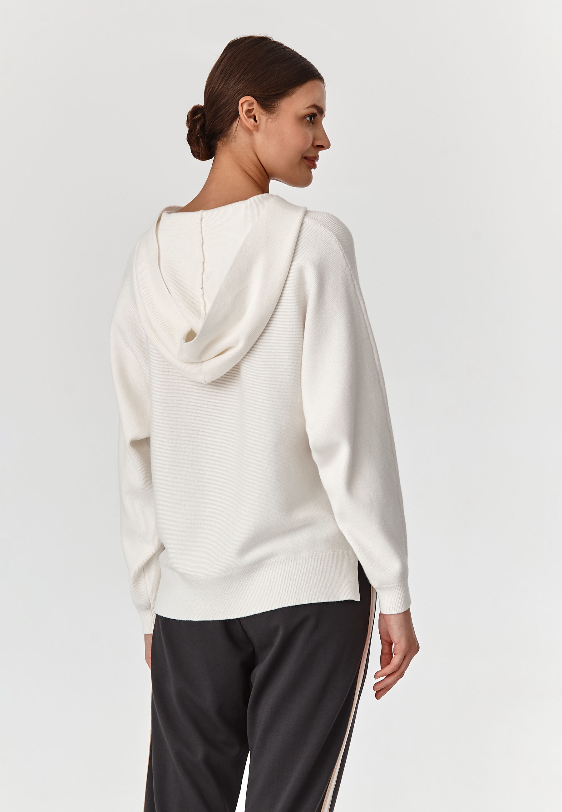 PULOVER DE DAMĂ CU GLUGĂ PULAP