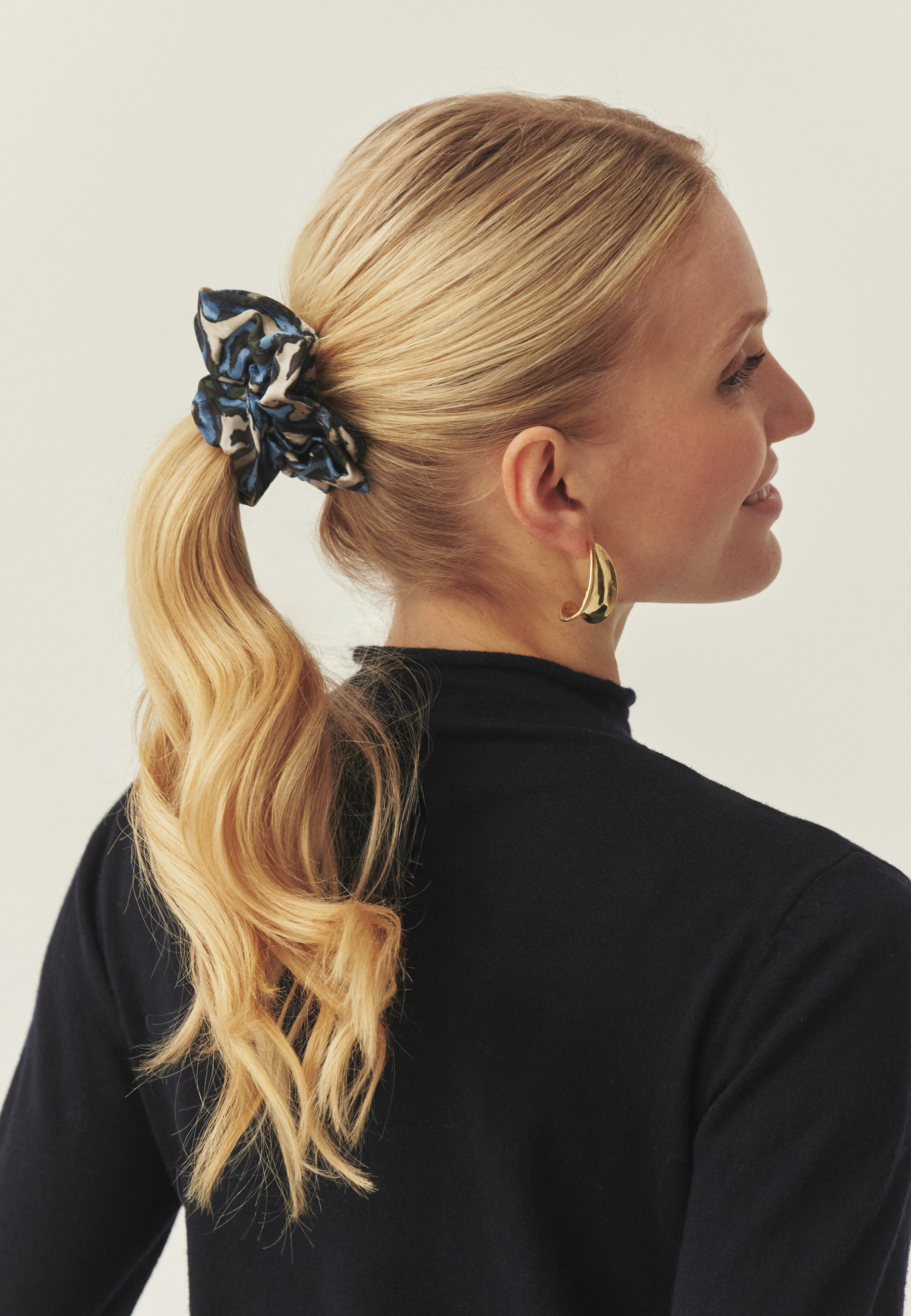 GUMKA SCRUNCHIE — TATUUMKA 7 MULTIKOLOR 2