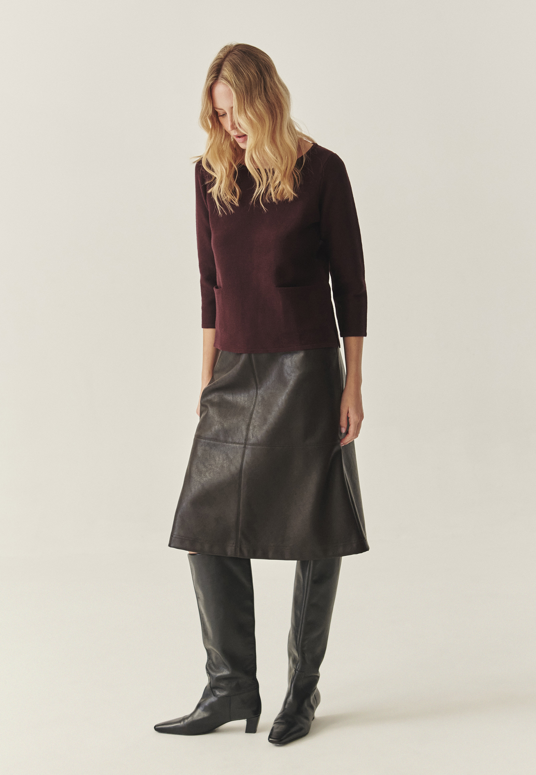 KLASYCZNY SWETER DAMSKI Z RĘKAWEM 3/4 I KIESZONKAMI - ADELLE