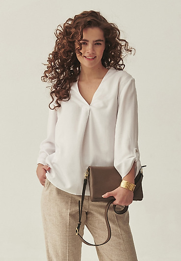 KLASYCZNA BLUZKA Z WISKOZY LENZING™ ECOVERO™ - ELMI 1 KLASYCZNA BLUZKA Z WISKOZY LENZING™ ECOVERO™ - ELMI 1